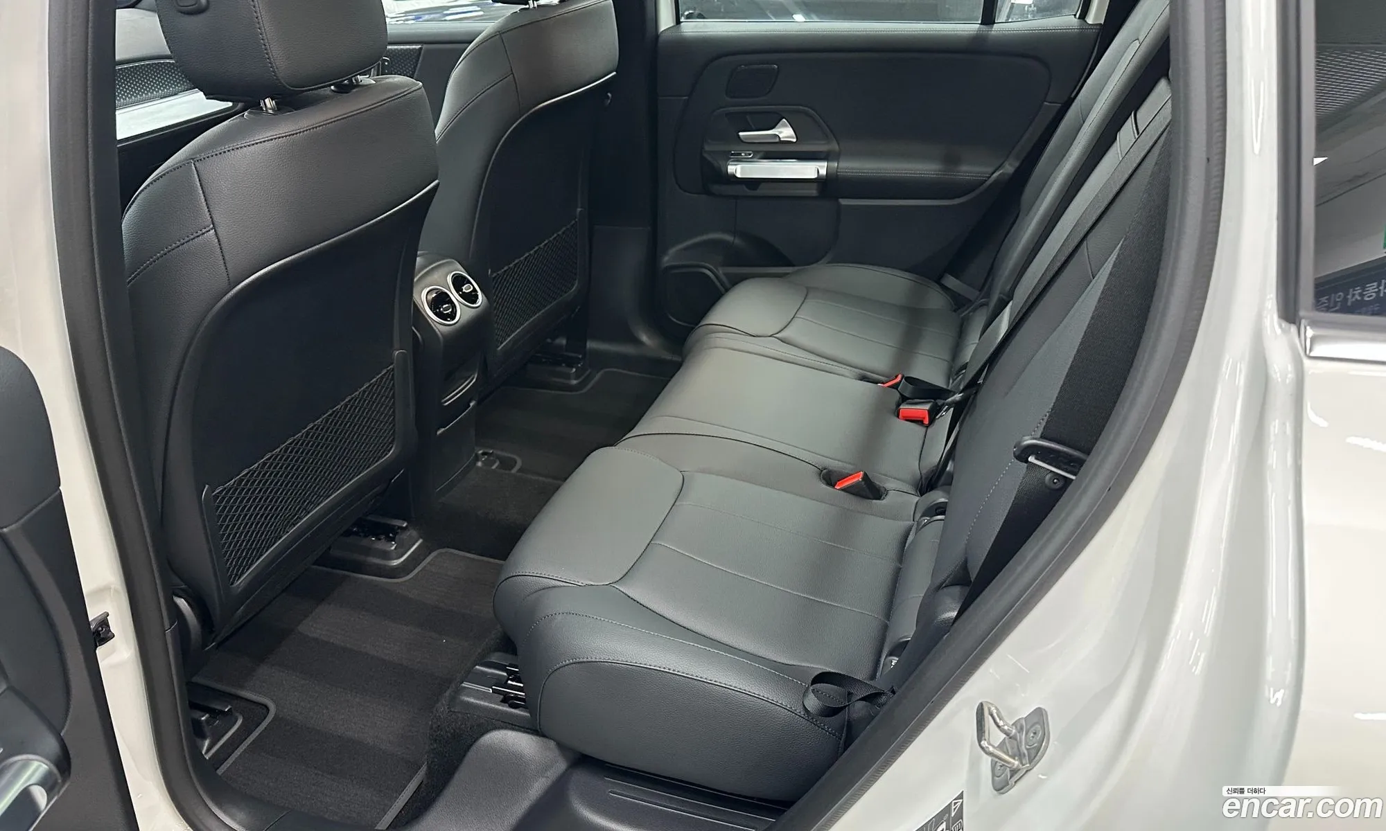 Mercedes-Benz EQB X243 2025 — 6