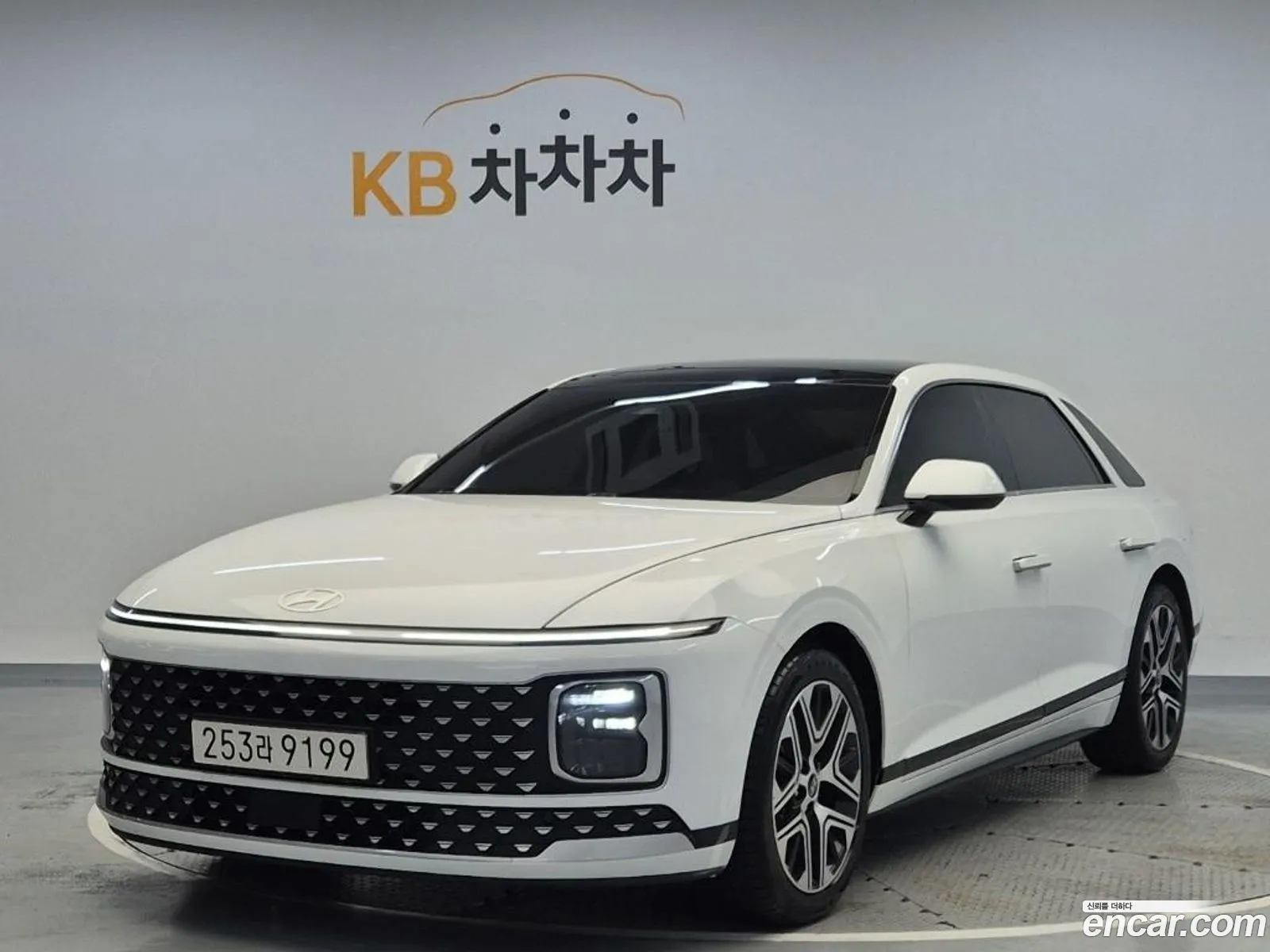 Hyundai Grandeur Hybrid 2023 — 4