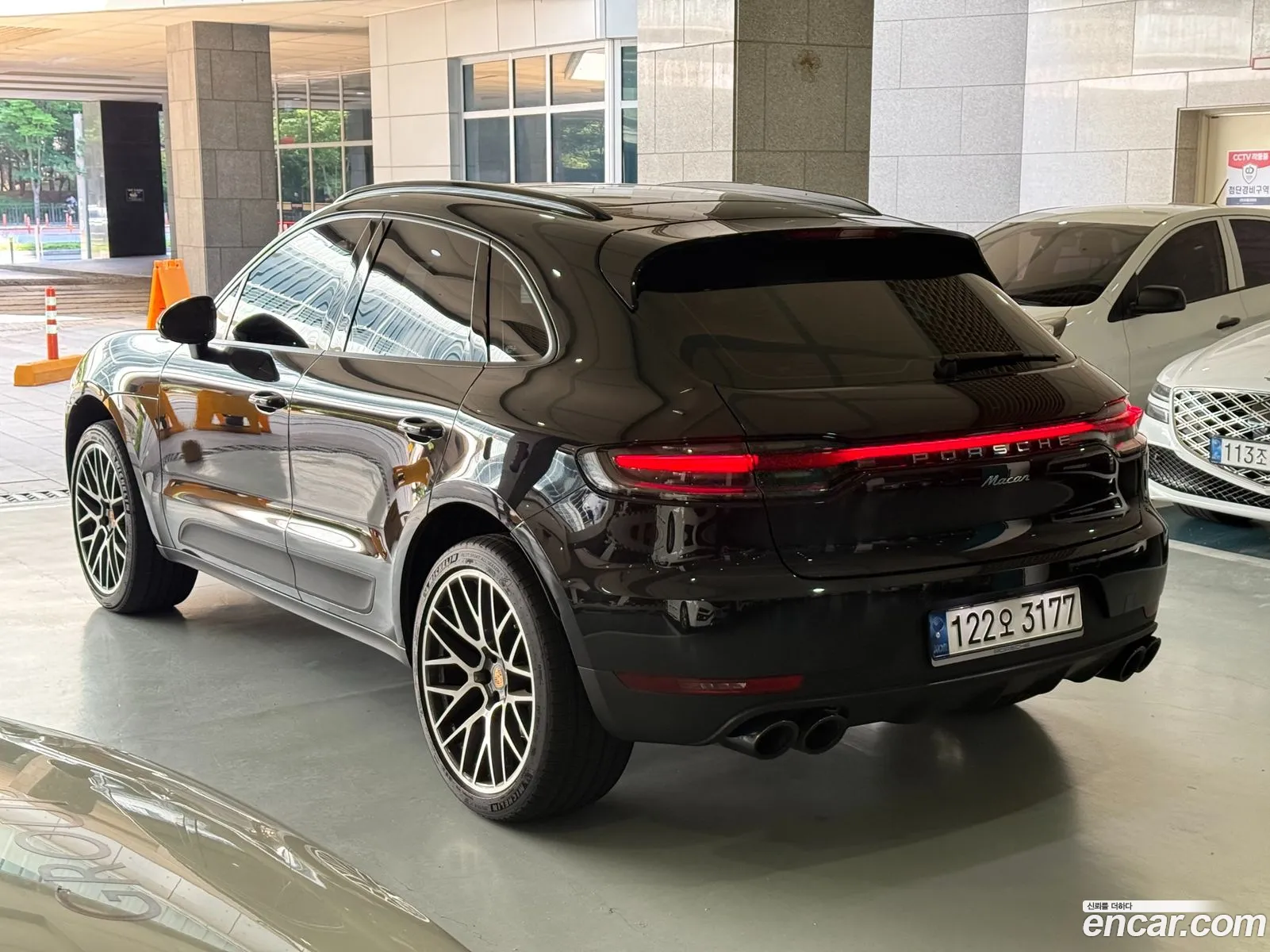 Porsche Macan 2021 — 2