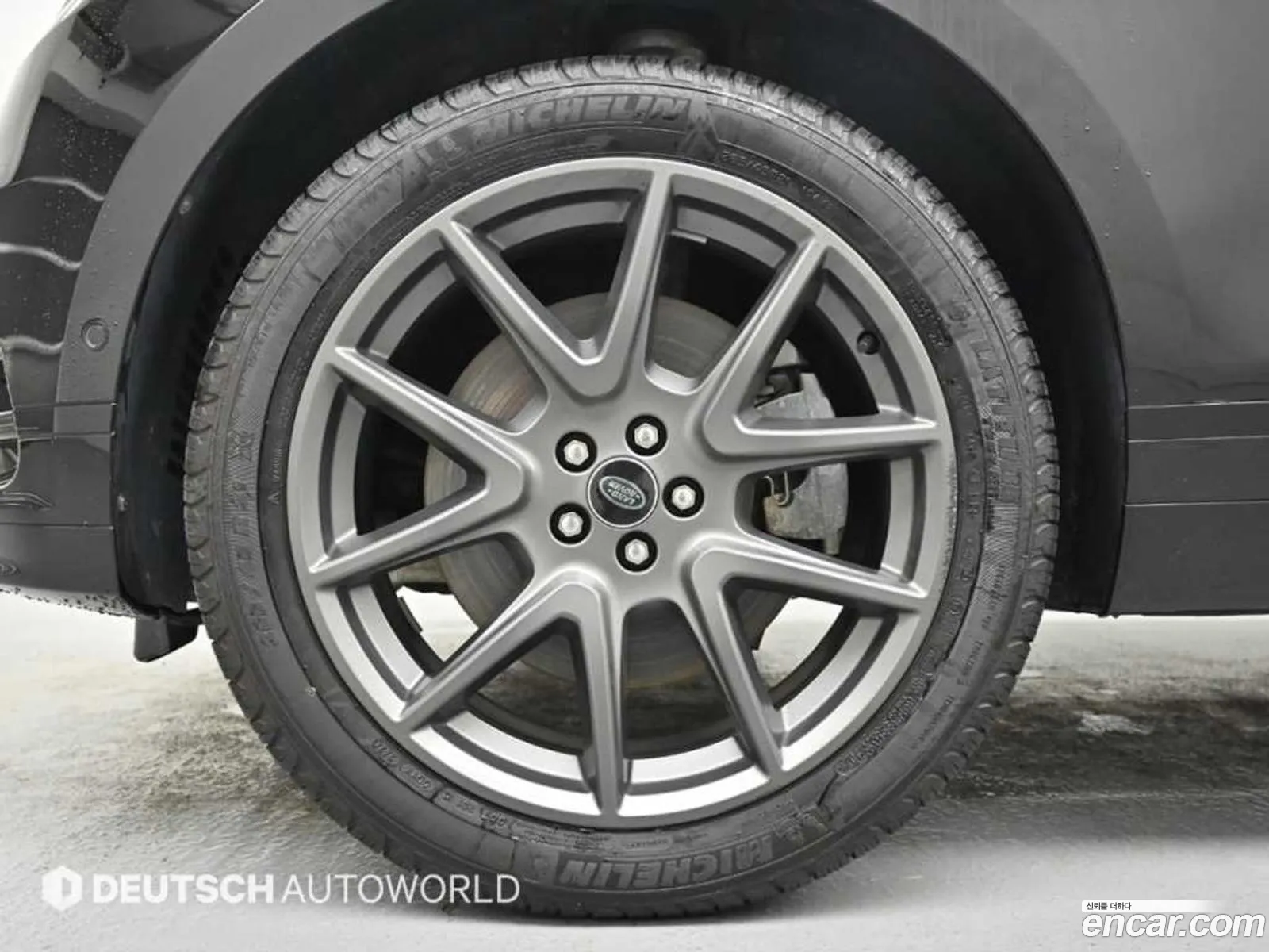 Land Rover Range Rover Velar 2025 — 18