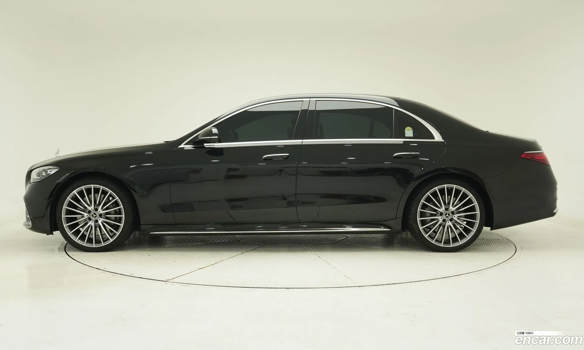 Mercedes-Benz S-Class W223 2025 — 14