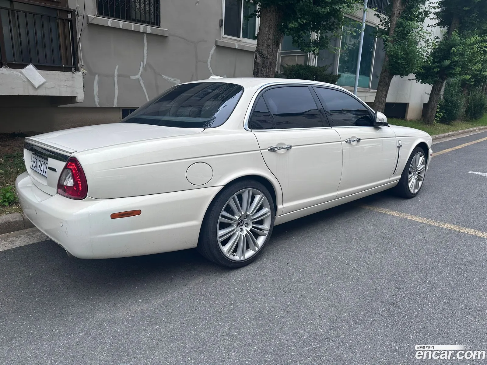 Jaguar XJ