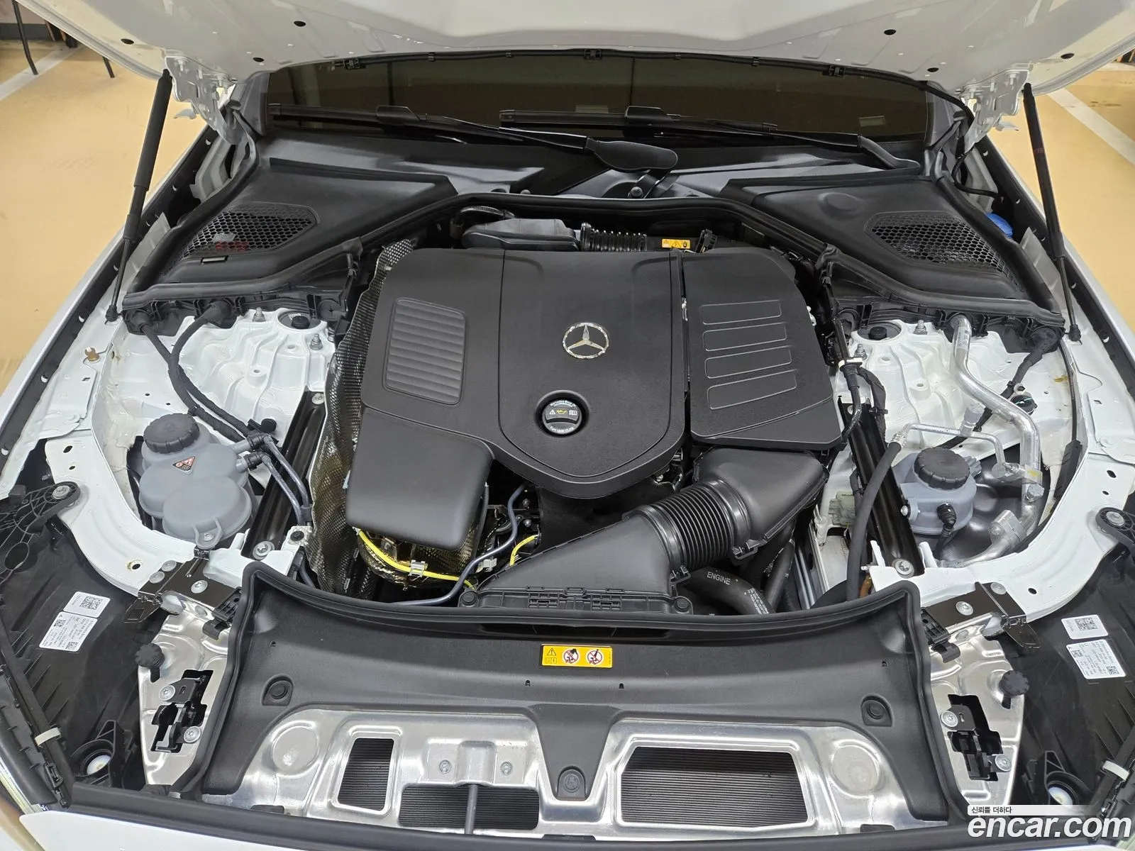 Mercedes-Benz E-Class W214 2025 — 16