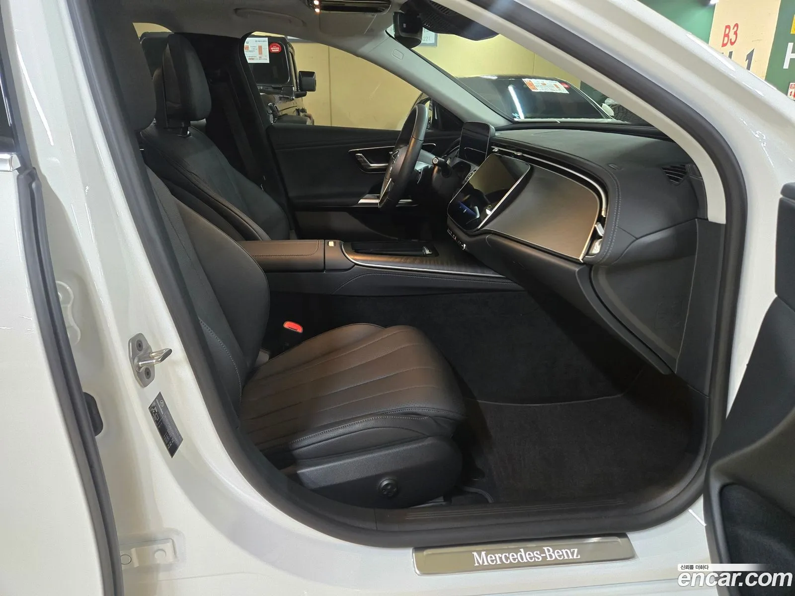 Mercedes-Benz E-Class W214 2025 — 19