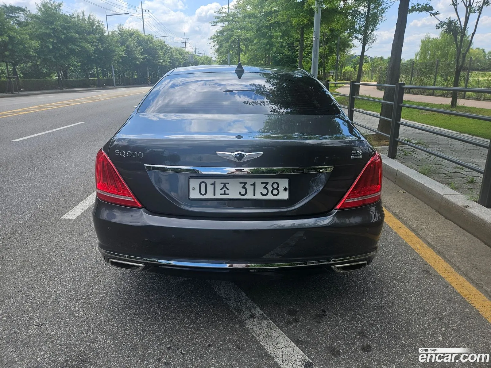 Genesis EQ900 2017 — 2