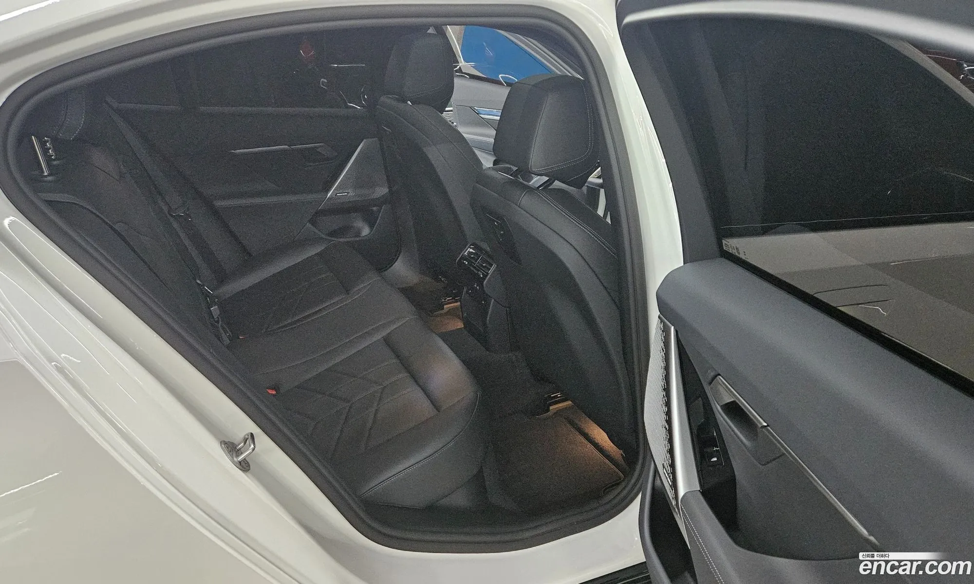 BMW 5 Series 2025 — 16