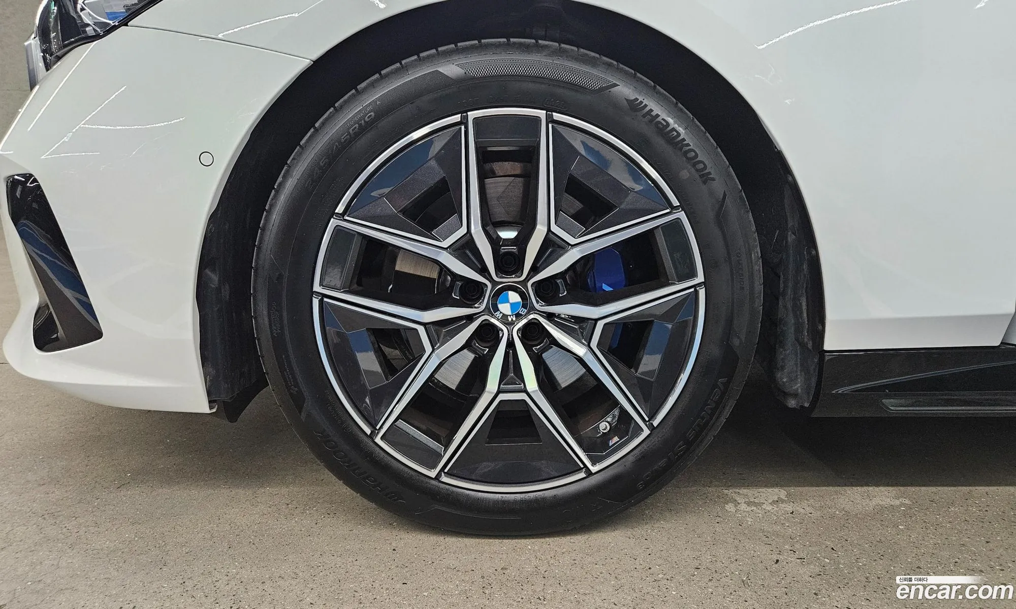 BMW 5 Series 2025 — 11