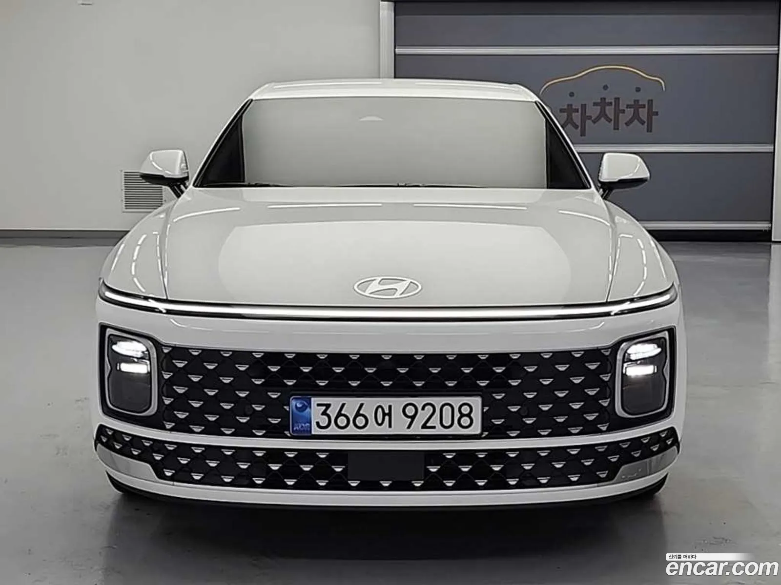 Hyundai Grandeur Hybrid 2025 — 4