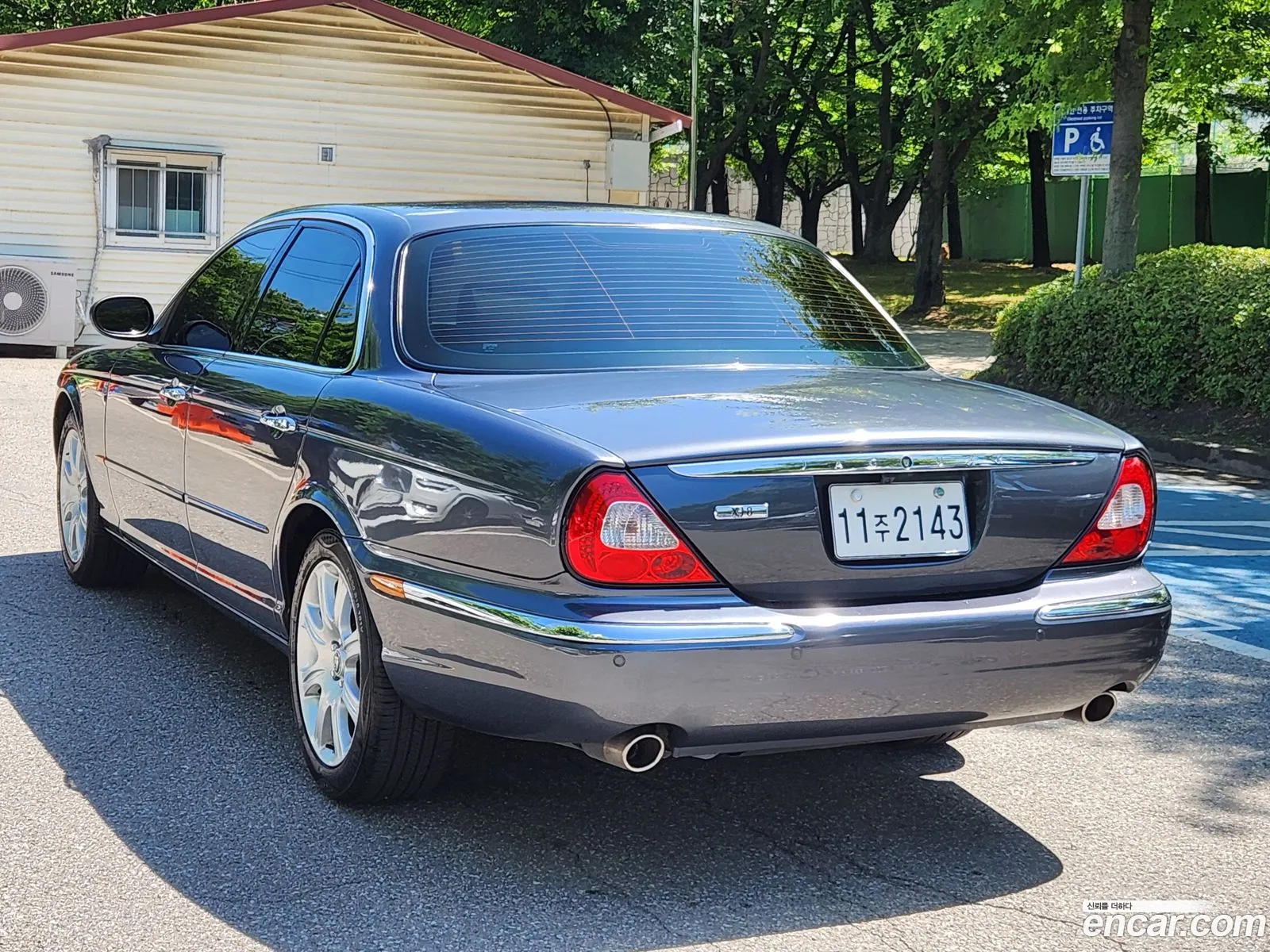 Jaguar XJ8 2005 — 16