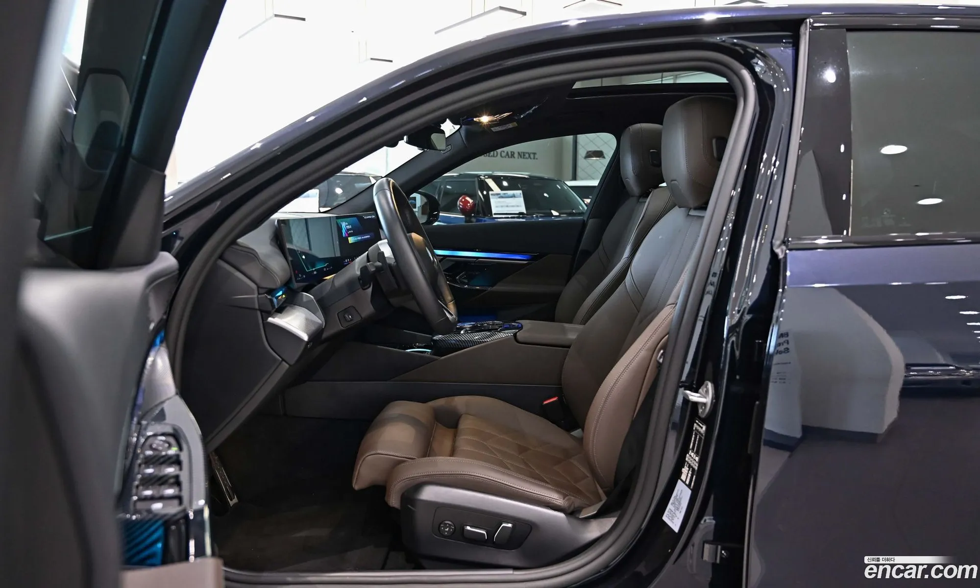 BMW 5 Series 2025 — 17