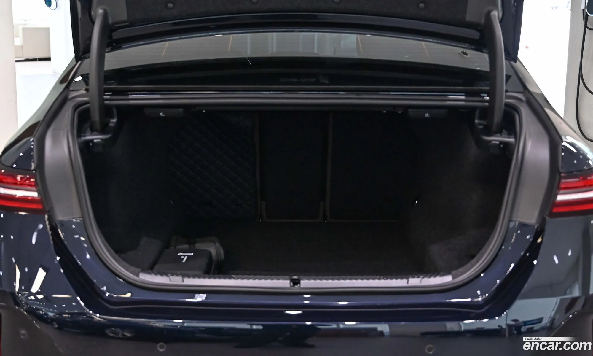 BMW 5 Series 2025 — 18