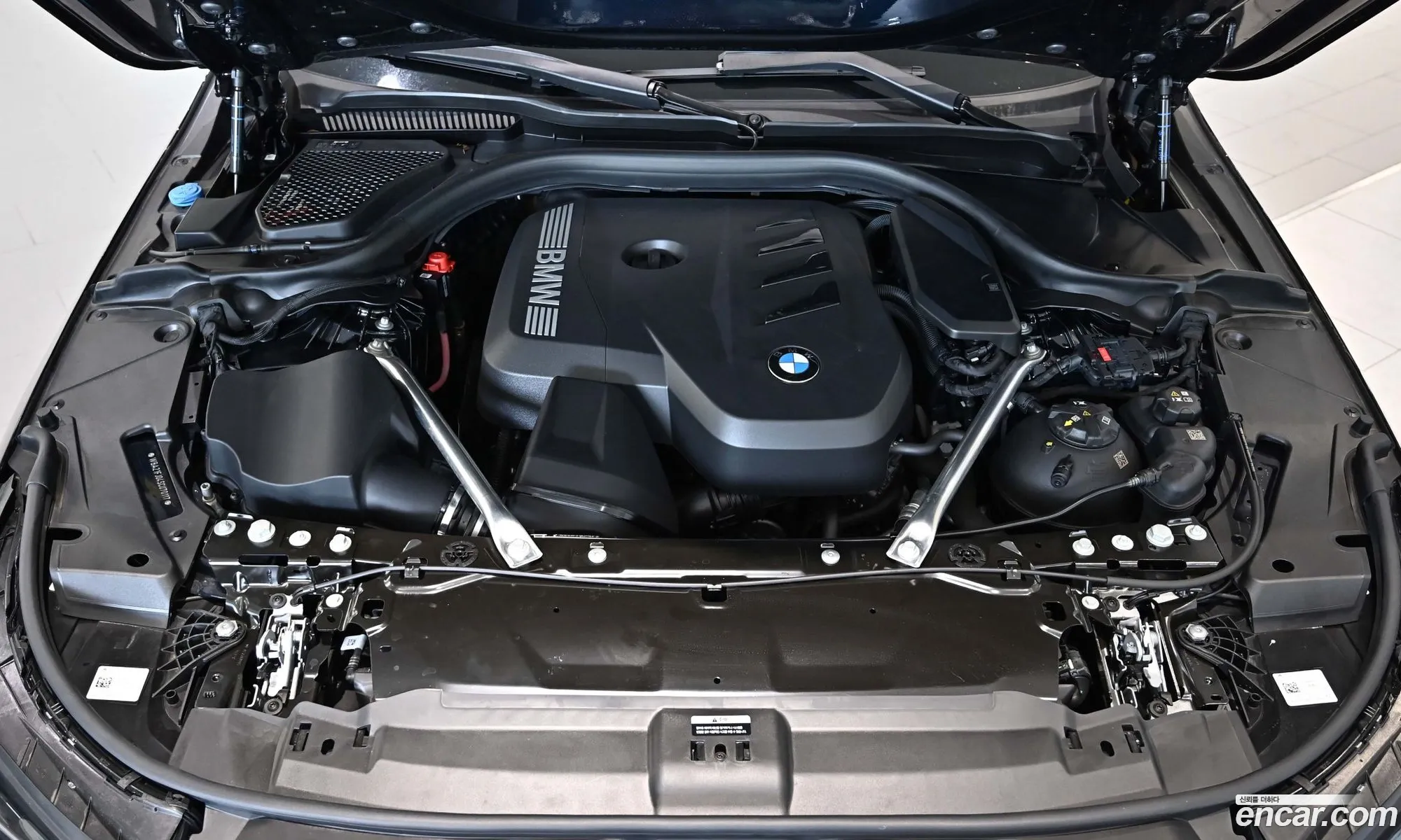 BMW 5 Series 2025 — 16