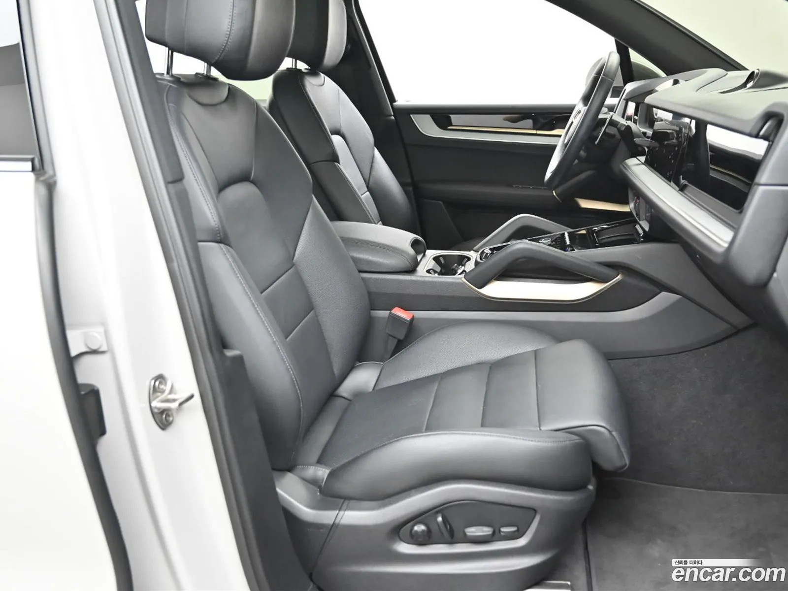 Porsche Cayenne 2024 — 17