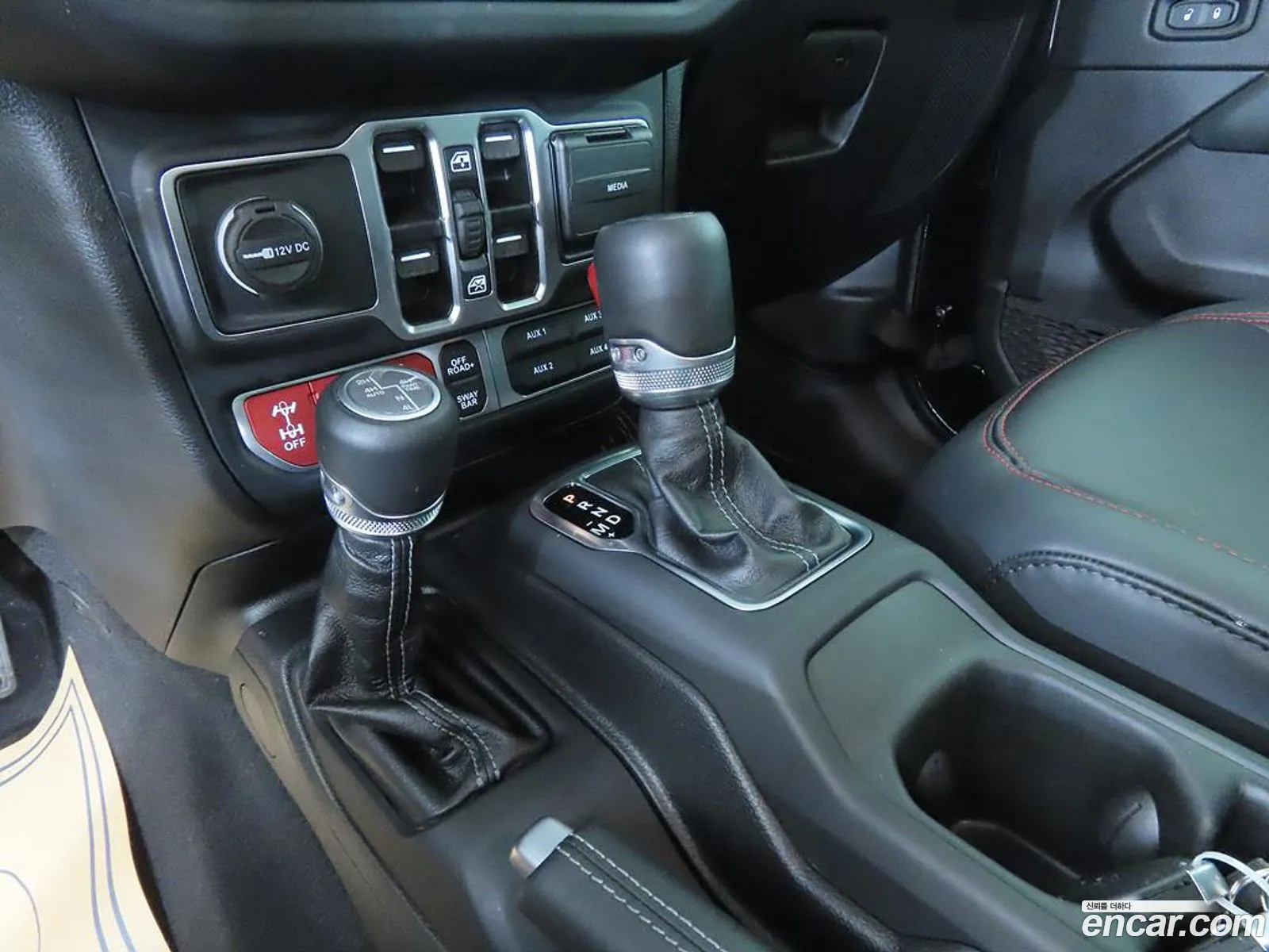 Jeep Gladiator 2025 — 12