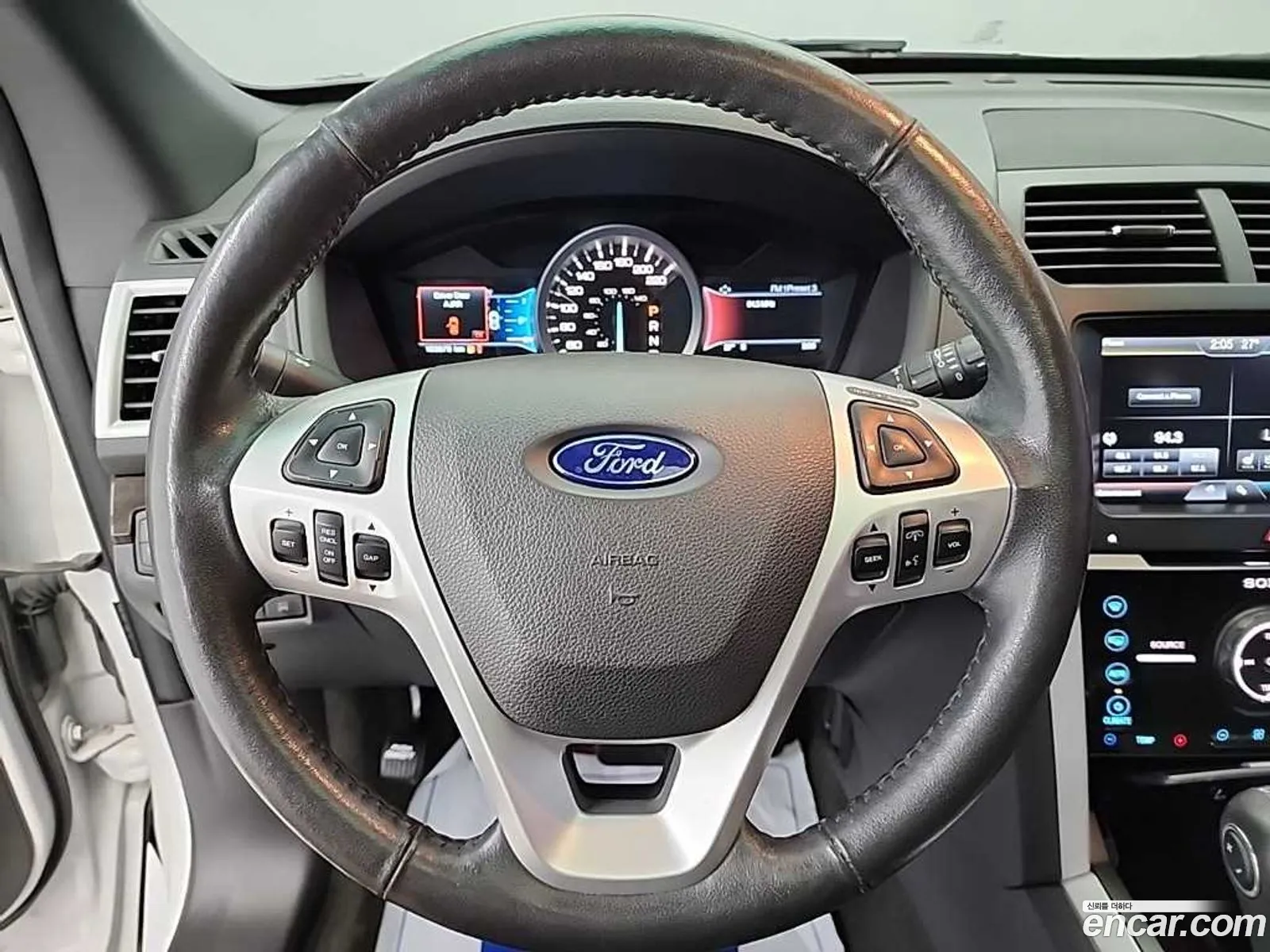 Ford Explorer 2015 — 10
