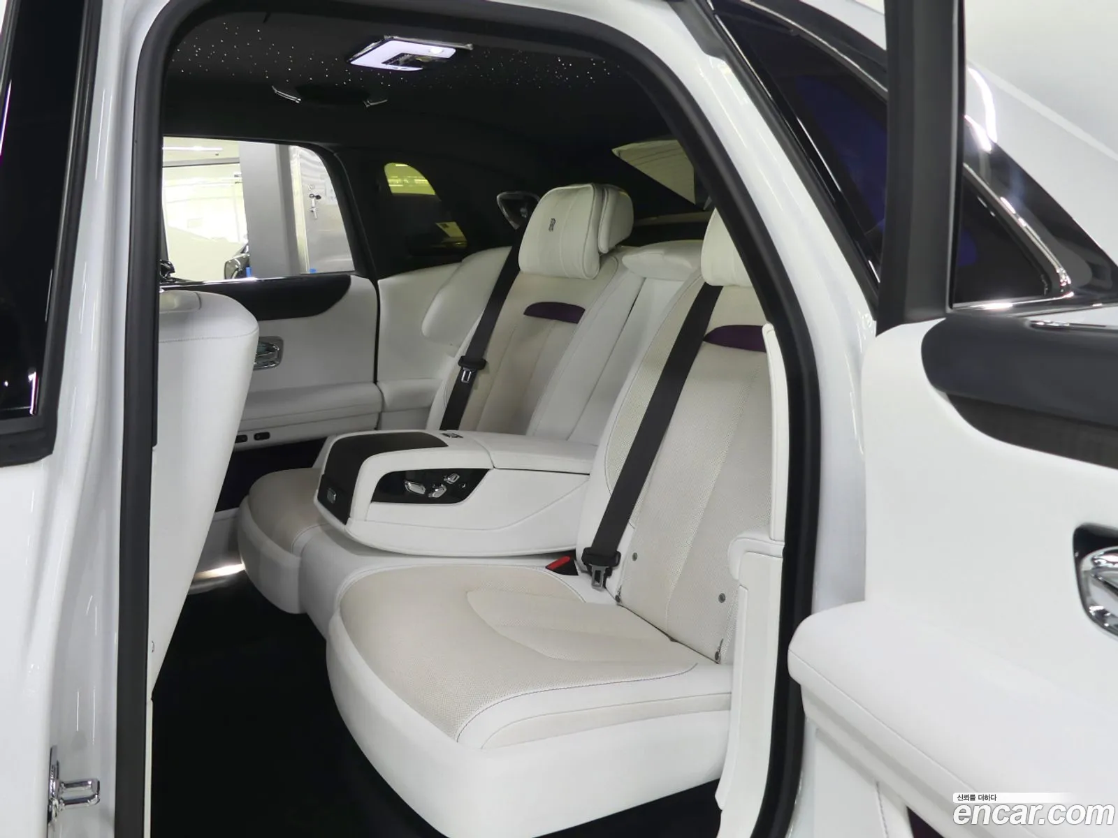 Rolls-Royce Ghost 2021 — 14