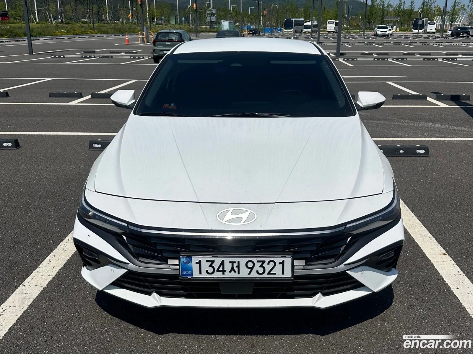 Hyundai Elantra 2025 — 2
