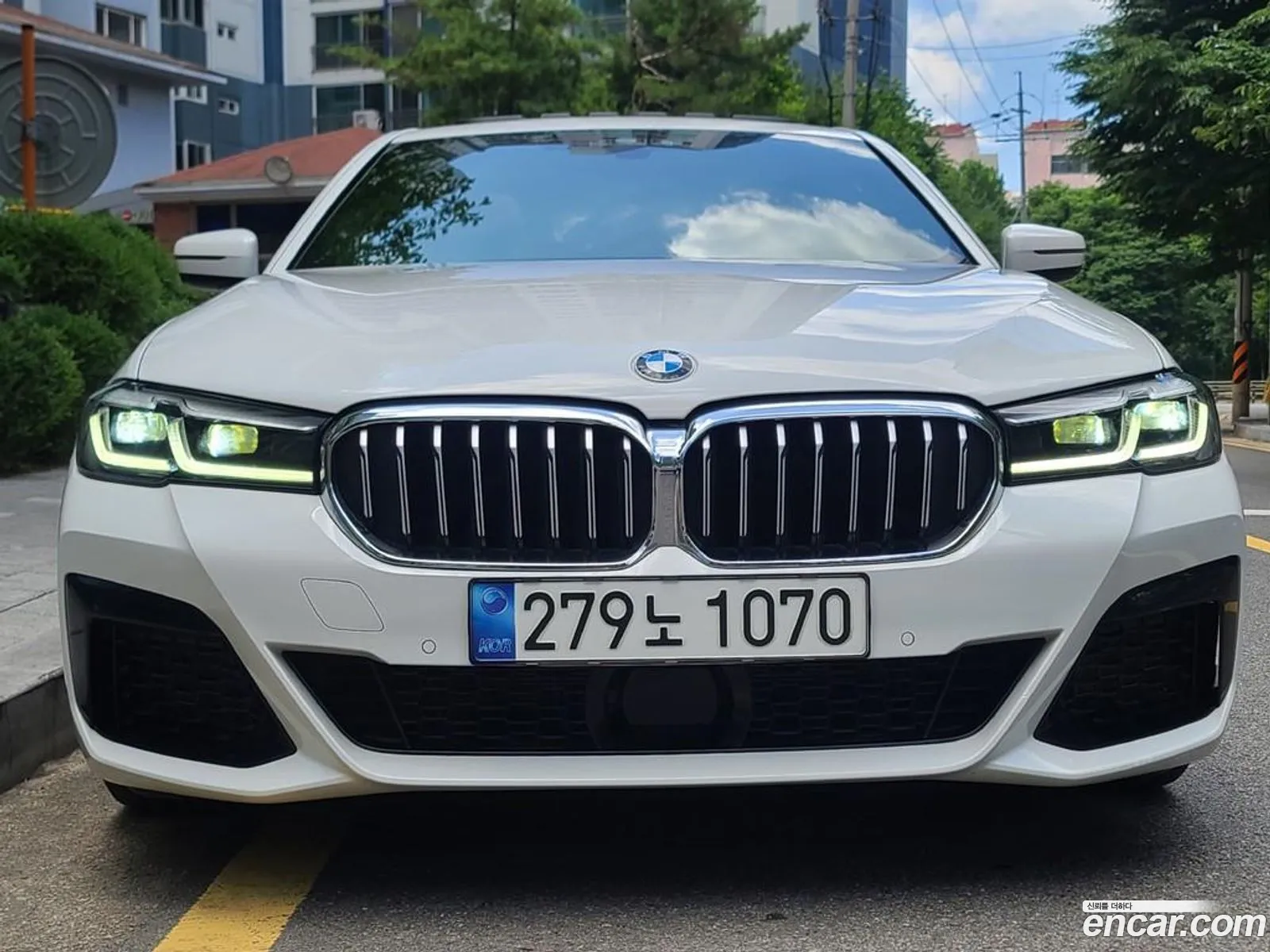 BMW 5 Series 2022 — 17