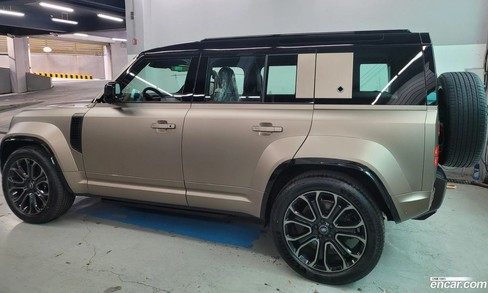 Land Rover Defender 2025 — 3