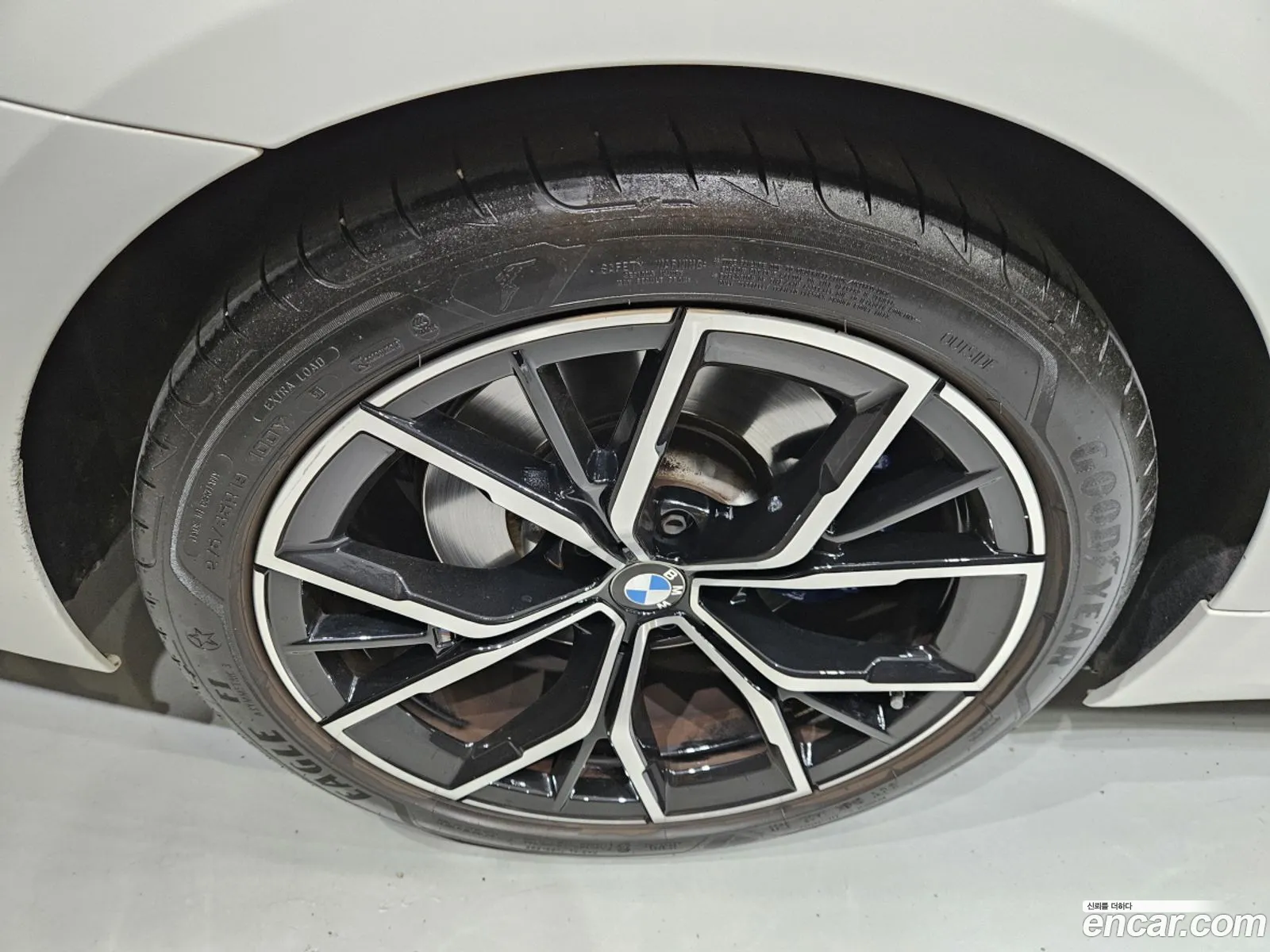BMW 5 Series 2023 — 3