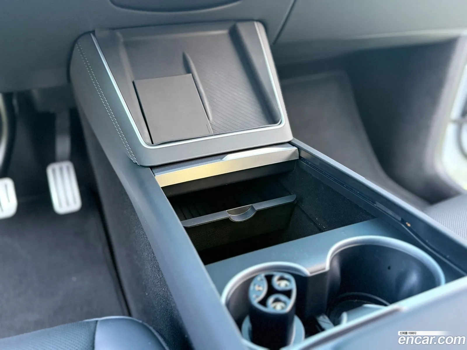 Tesla Model Y 2025 — 14