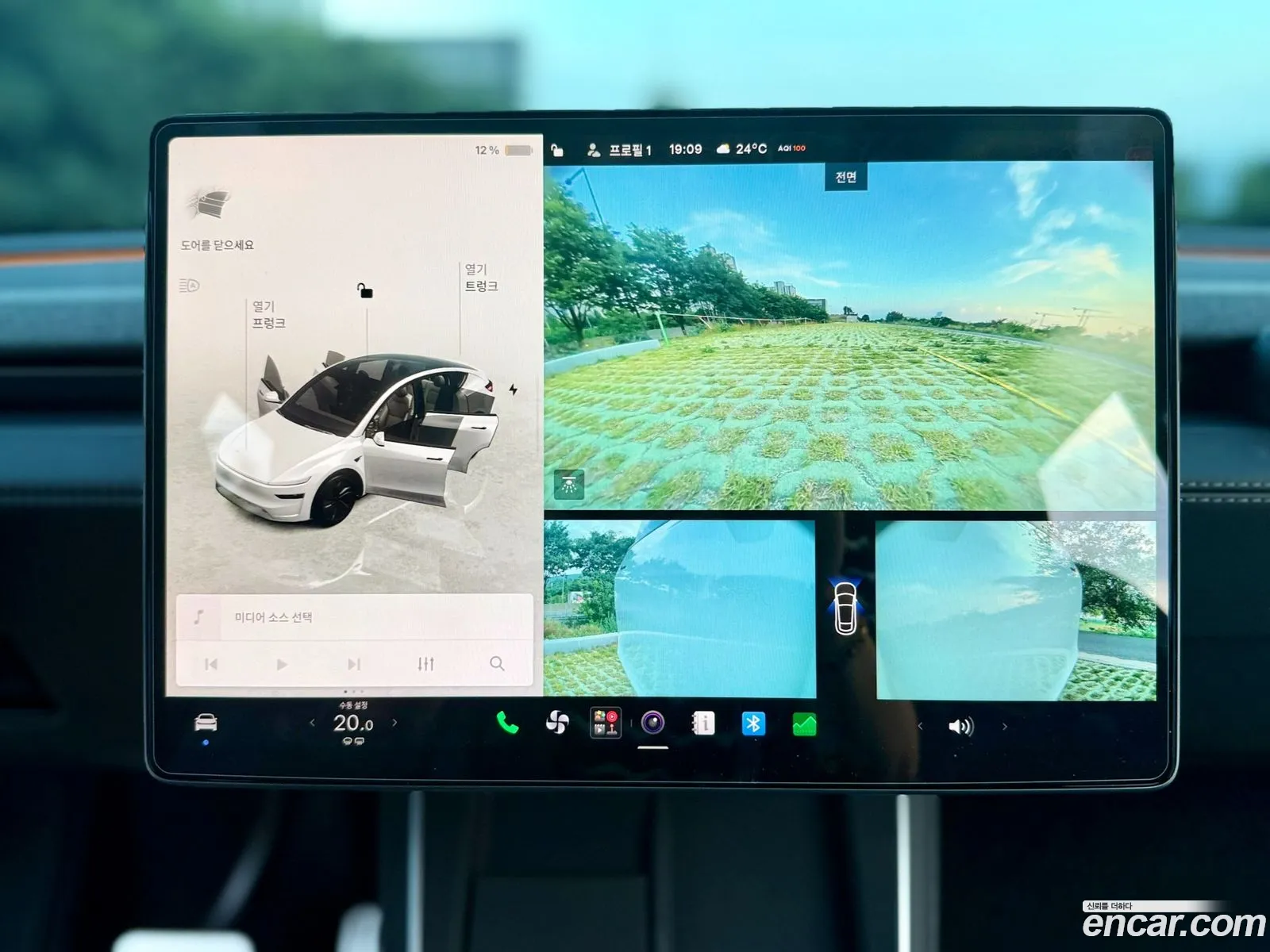 Tesla Model Y 2025 — 2