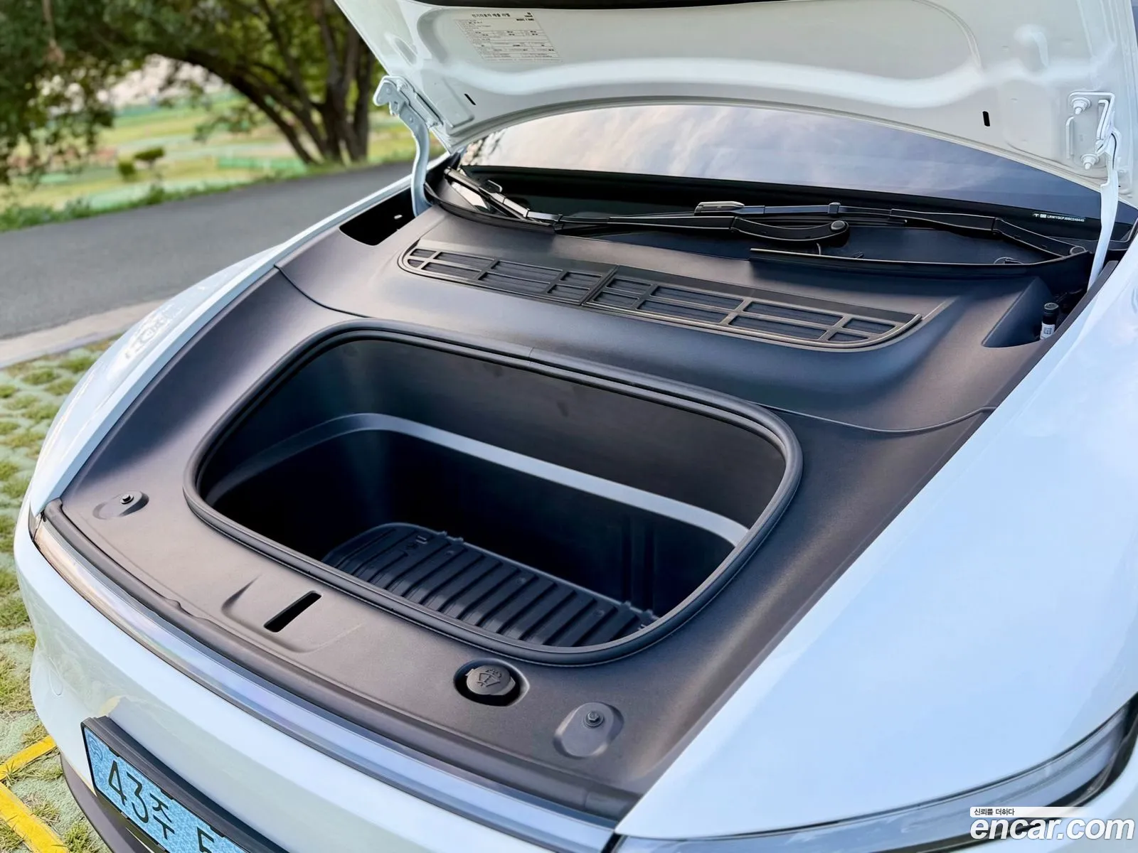 Tesla Model Y 2025 — 5