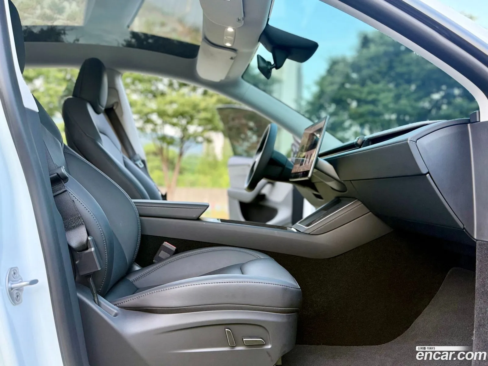 Tesla Model Y 2025 — 20