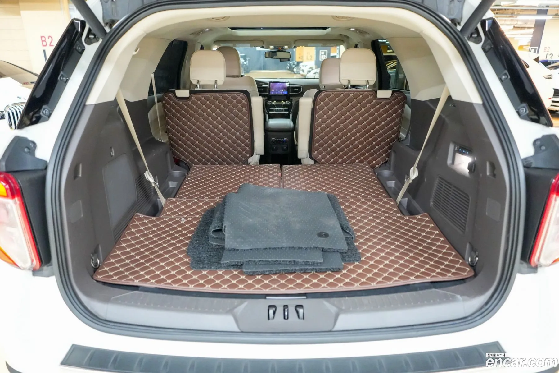 Ford Explorer 6th Gen 2021 — 6