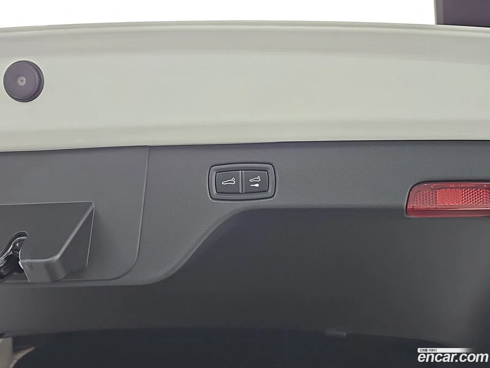 Porsche Macan EV 2025 — 18