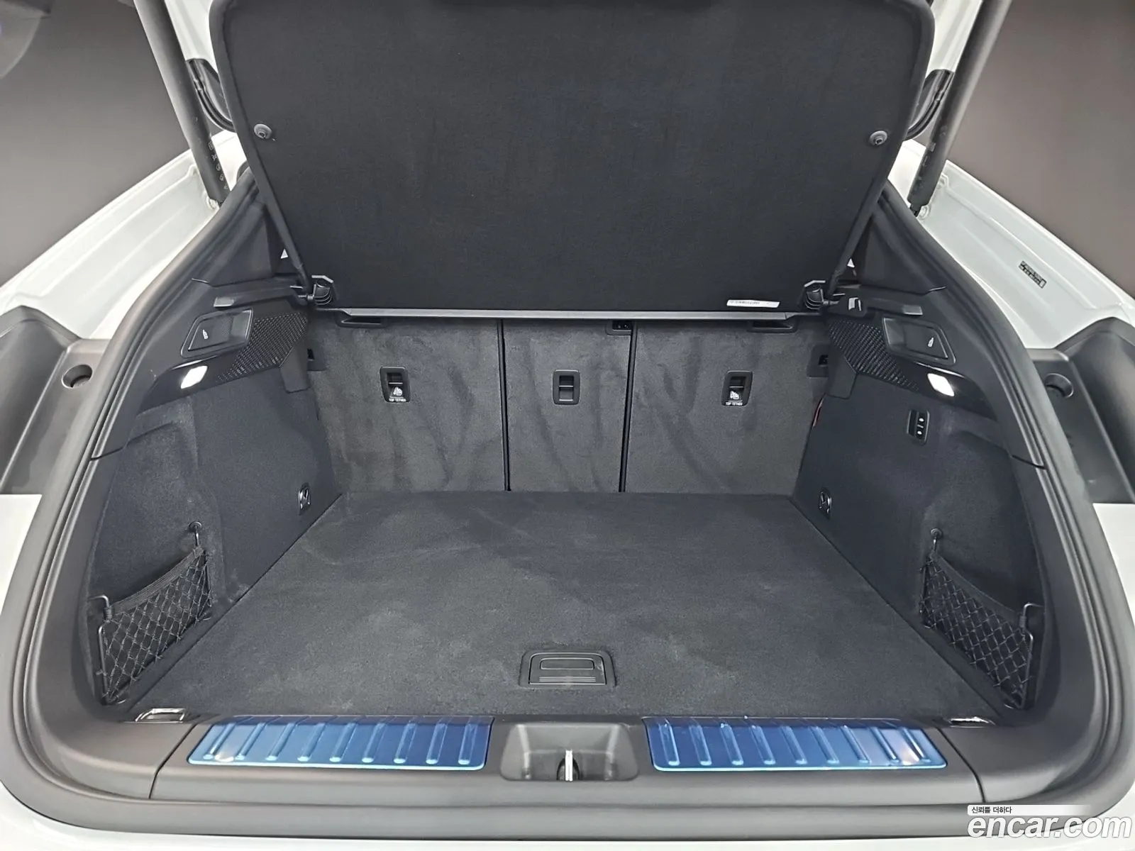 Porsche Macan EV 2025 — 7