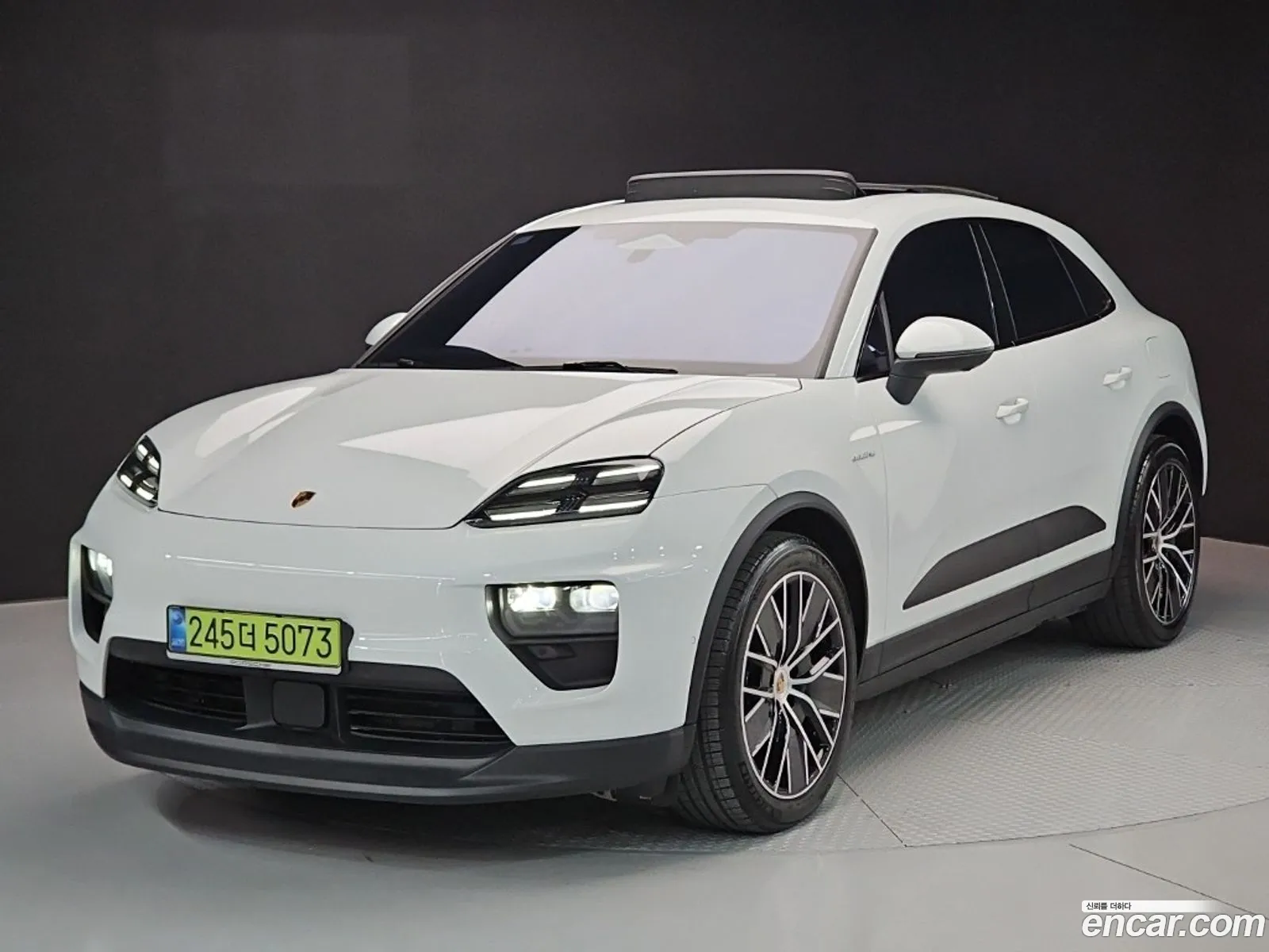 Porsche Macan EV 2025 — 13