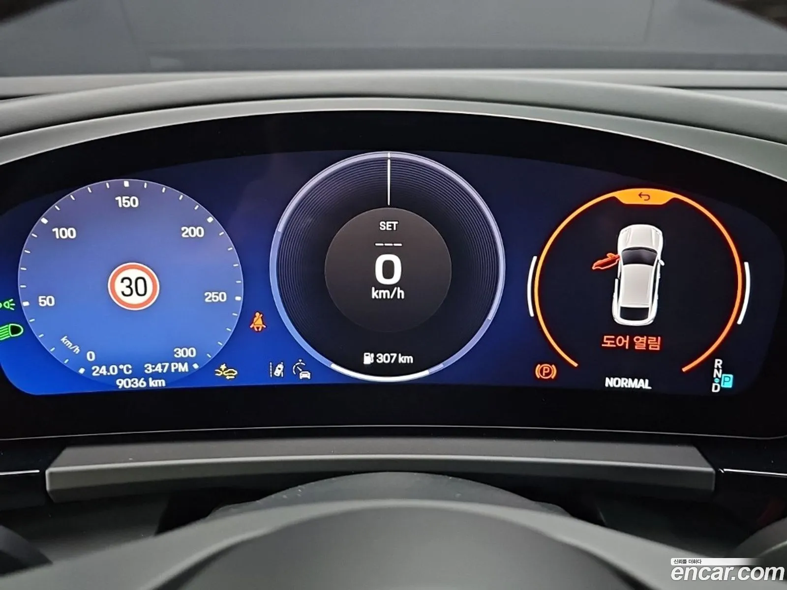 Porsche Macan EV 2025 — 15