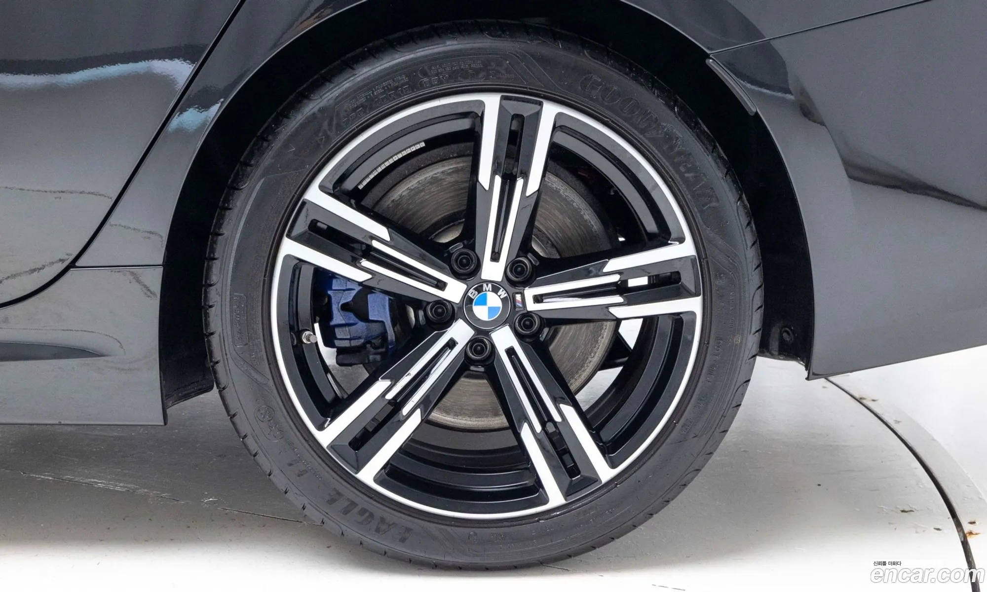 BMW 3 Series 2025 — 12