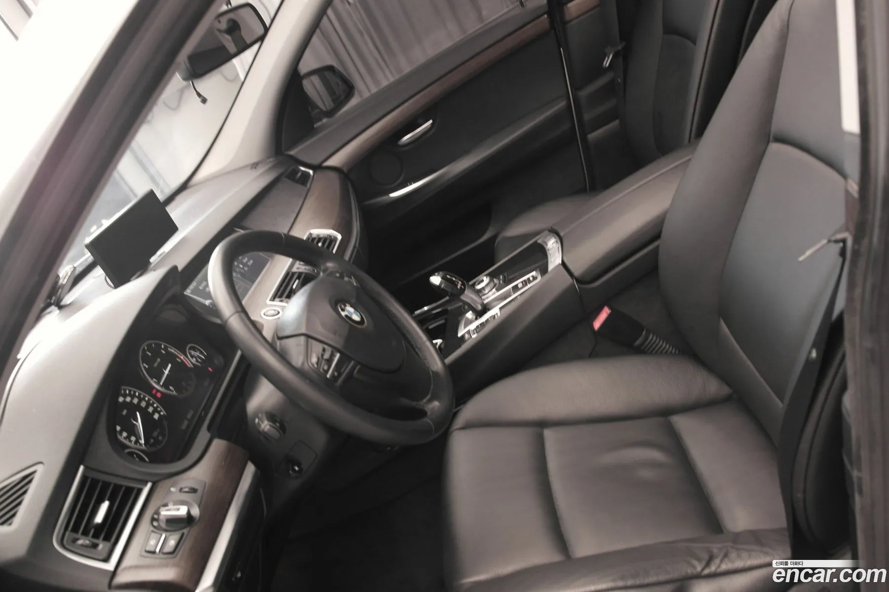 BMW 5 Series GT 2011 — 19