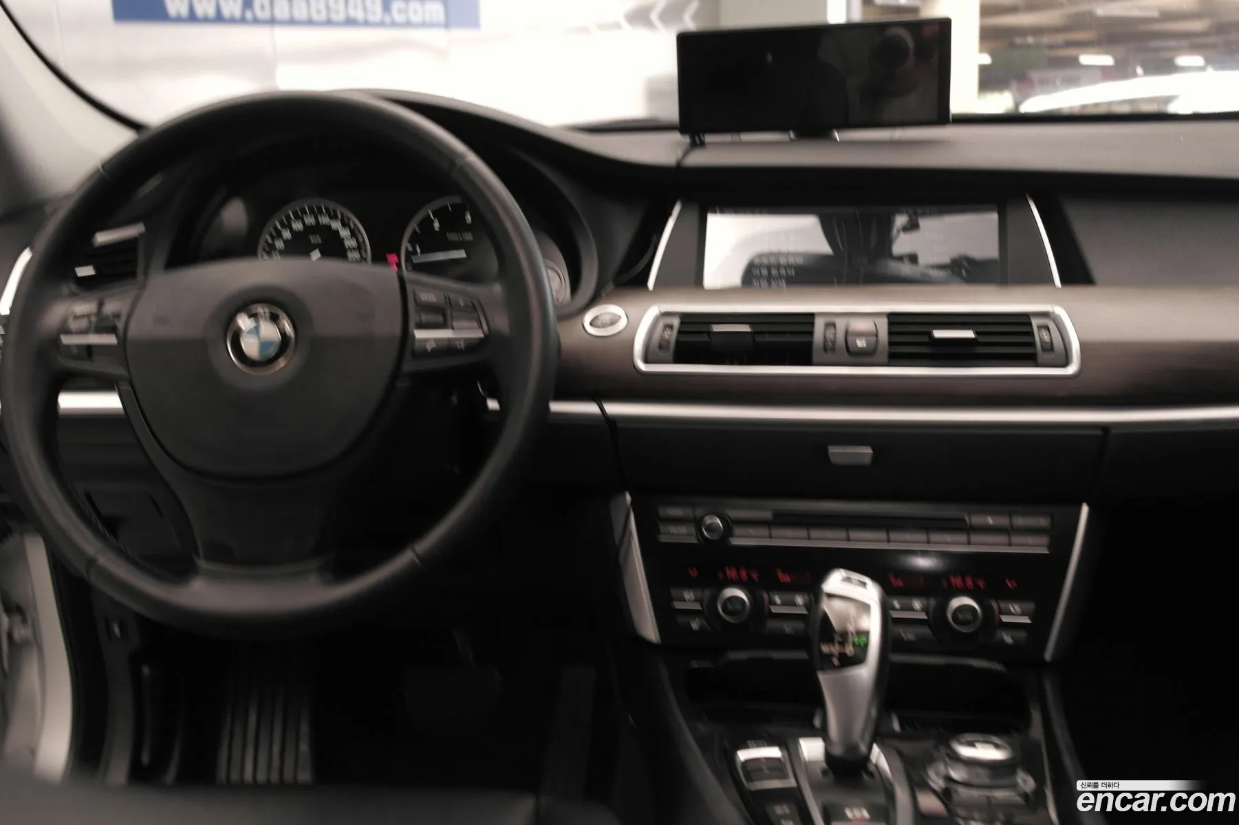 BMW 5 Series GT 2011 — 17