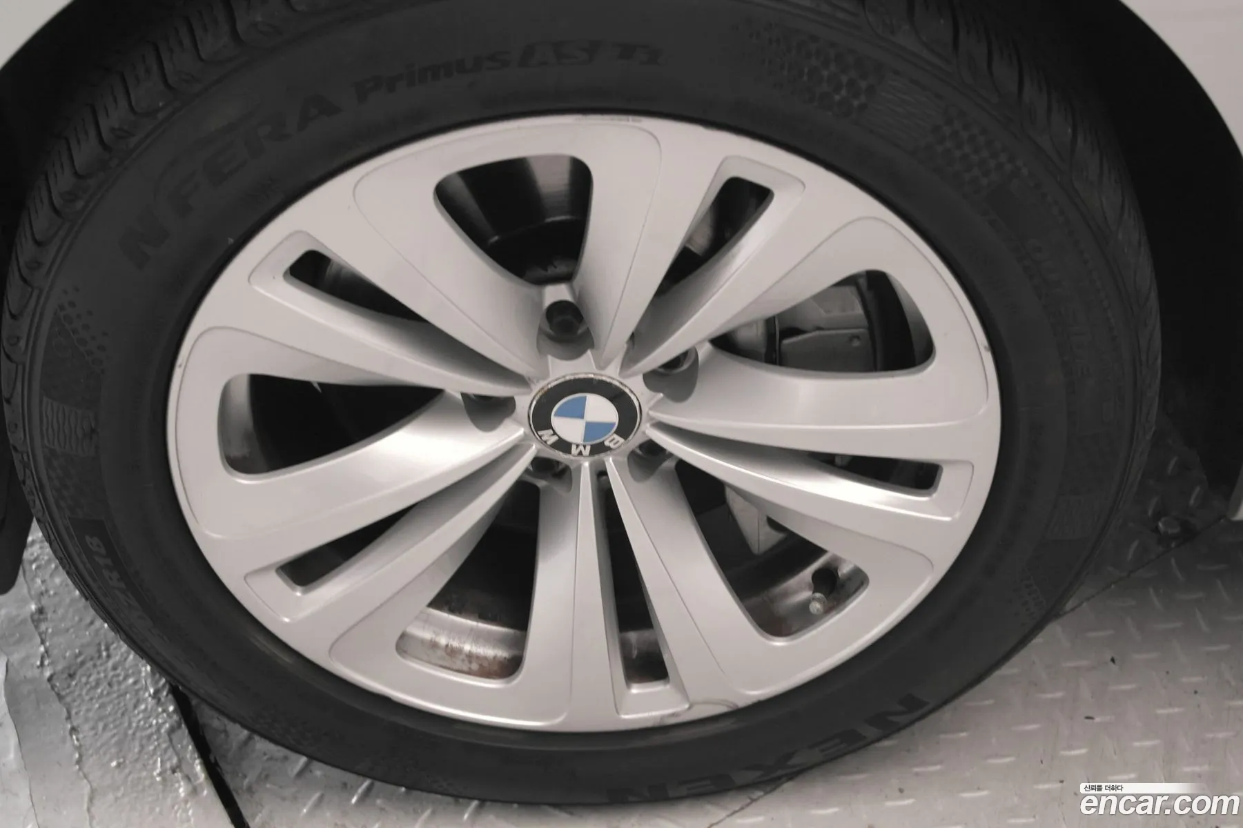 BMW 5 Series GT 2011 — 16