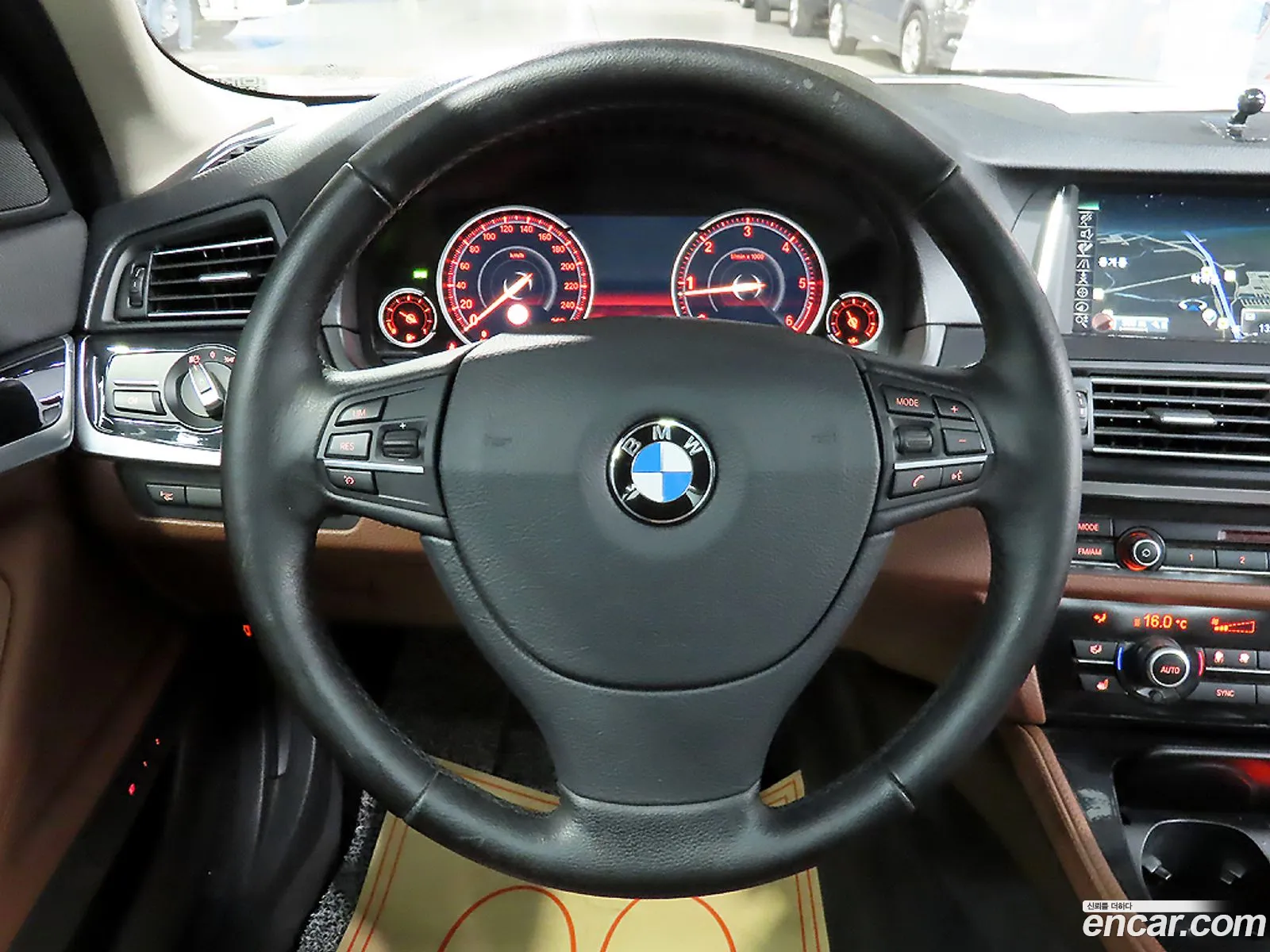 BMW 5 Series 2015 — 11