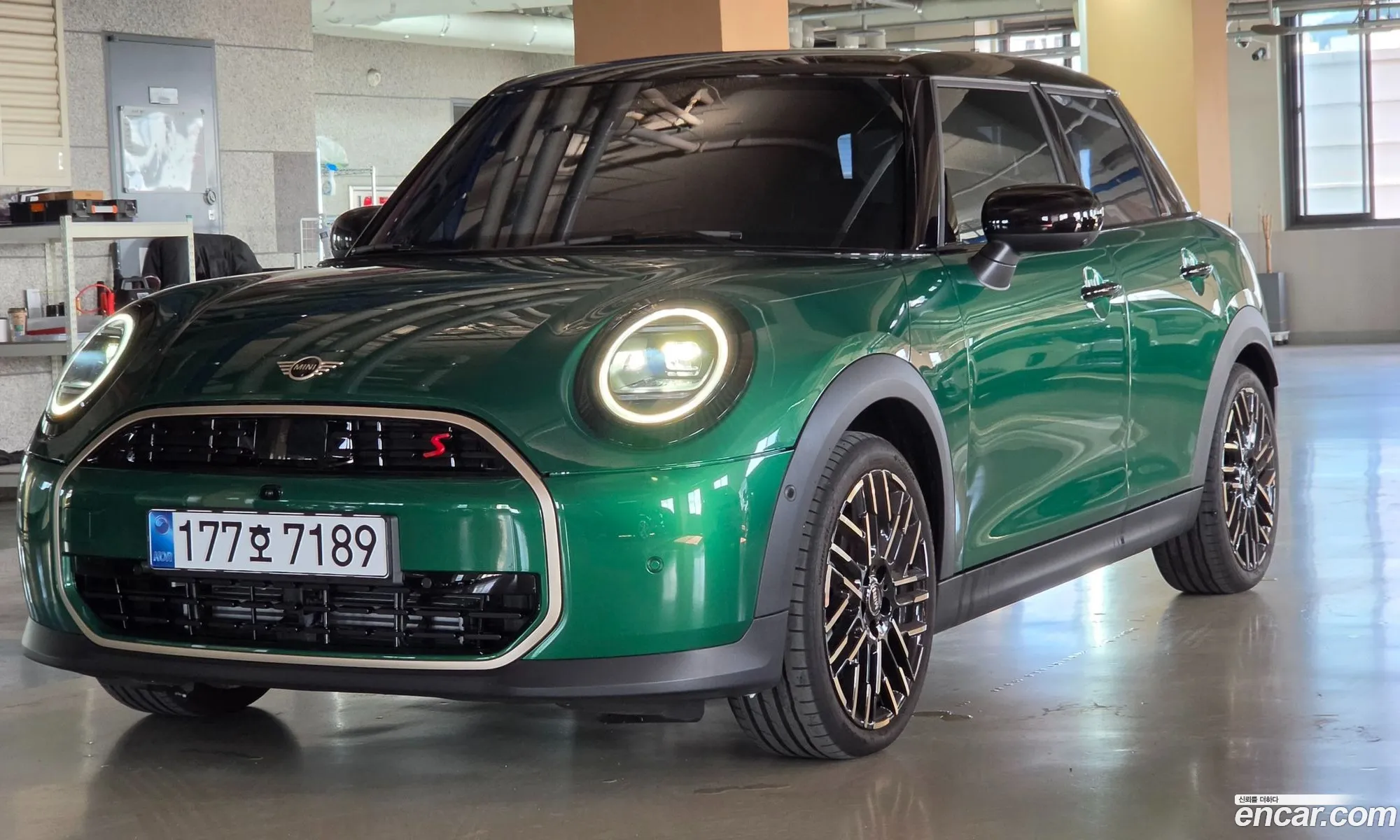 Mini Cooper S 2025 — 18