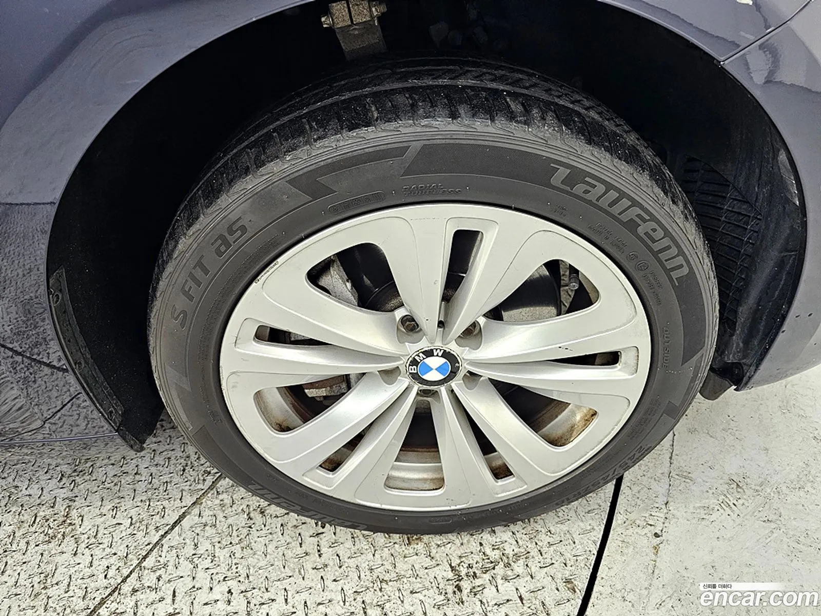 BMW 5 Series GT 2011 — 18