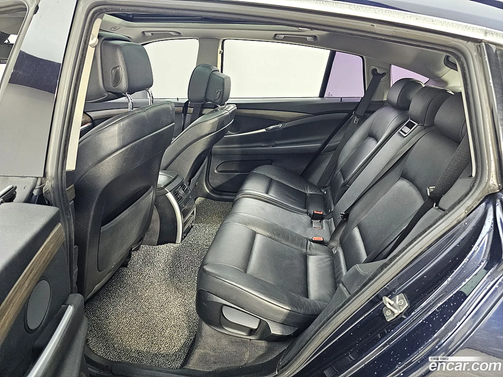 BMW 5 Series GT 2011 — 11