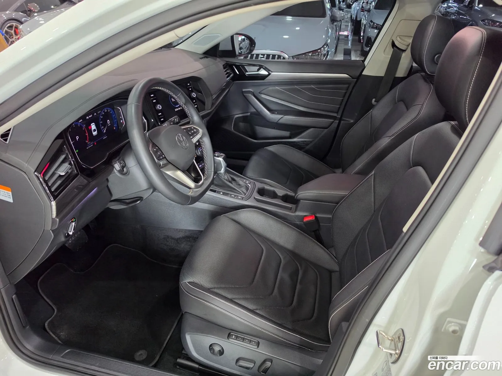 Volkswagen Jetta 7th Gen 2022 — 4