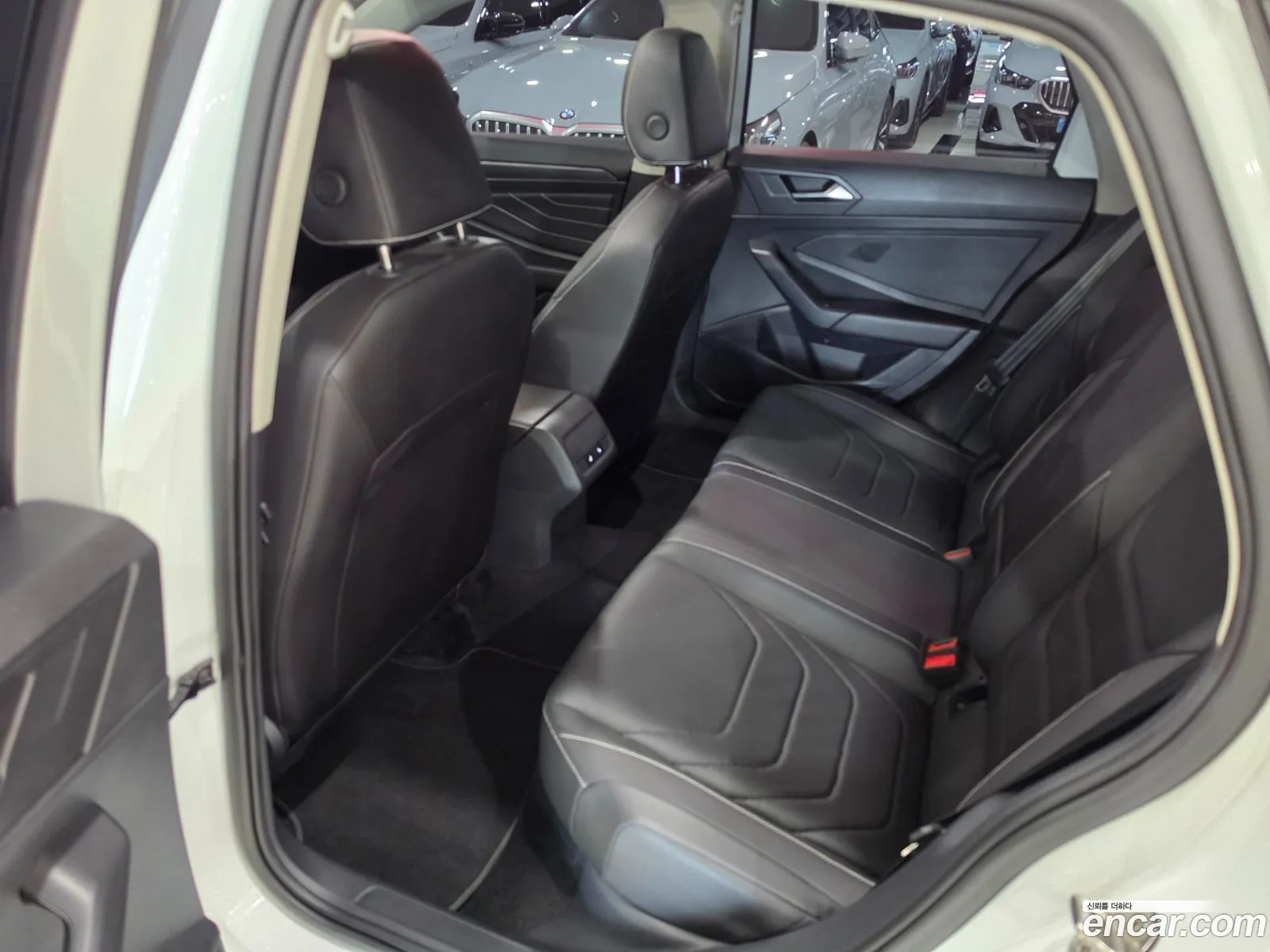Volkswagen Jetta 7th Gen 2022 — 17