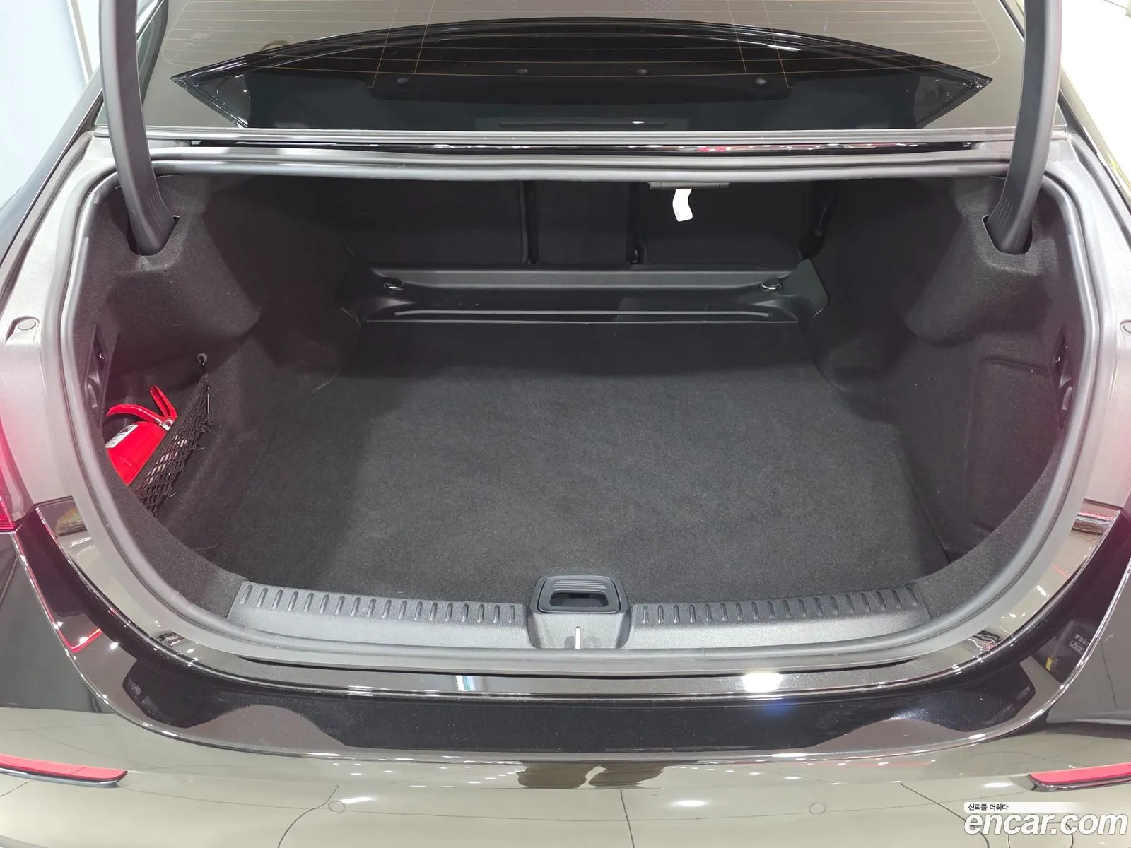 Mercedes-Benz E-Class W214 2025 — 11