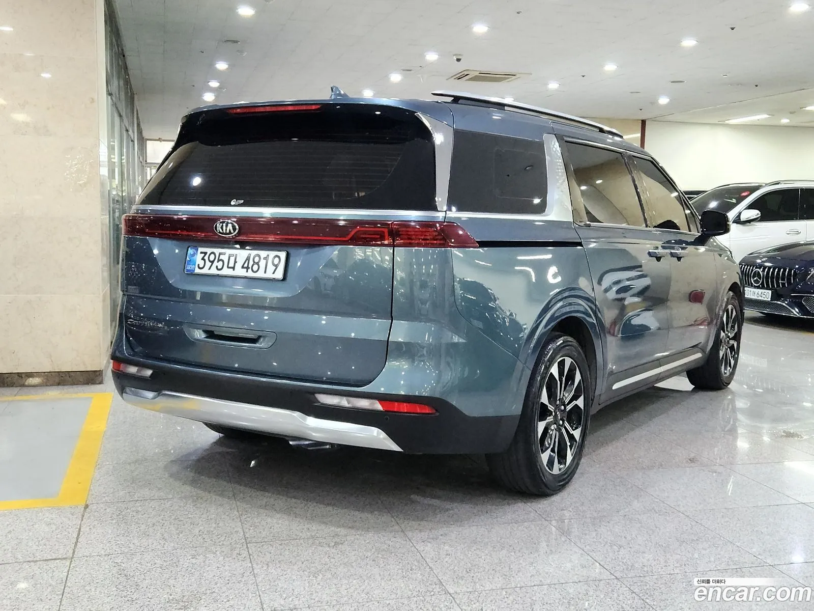 Kia Carnival 2021 — 2