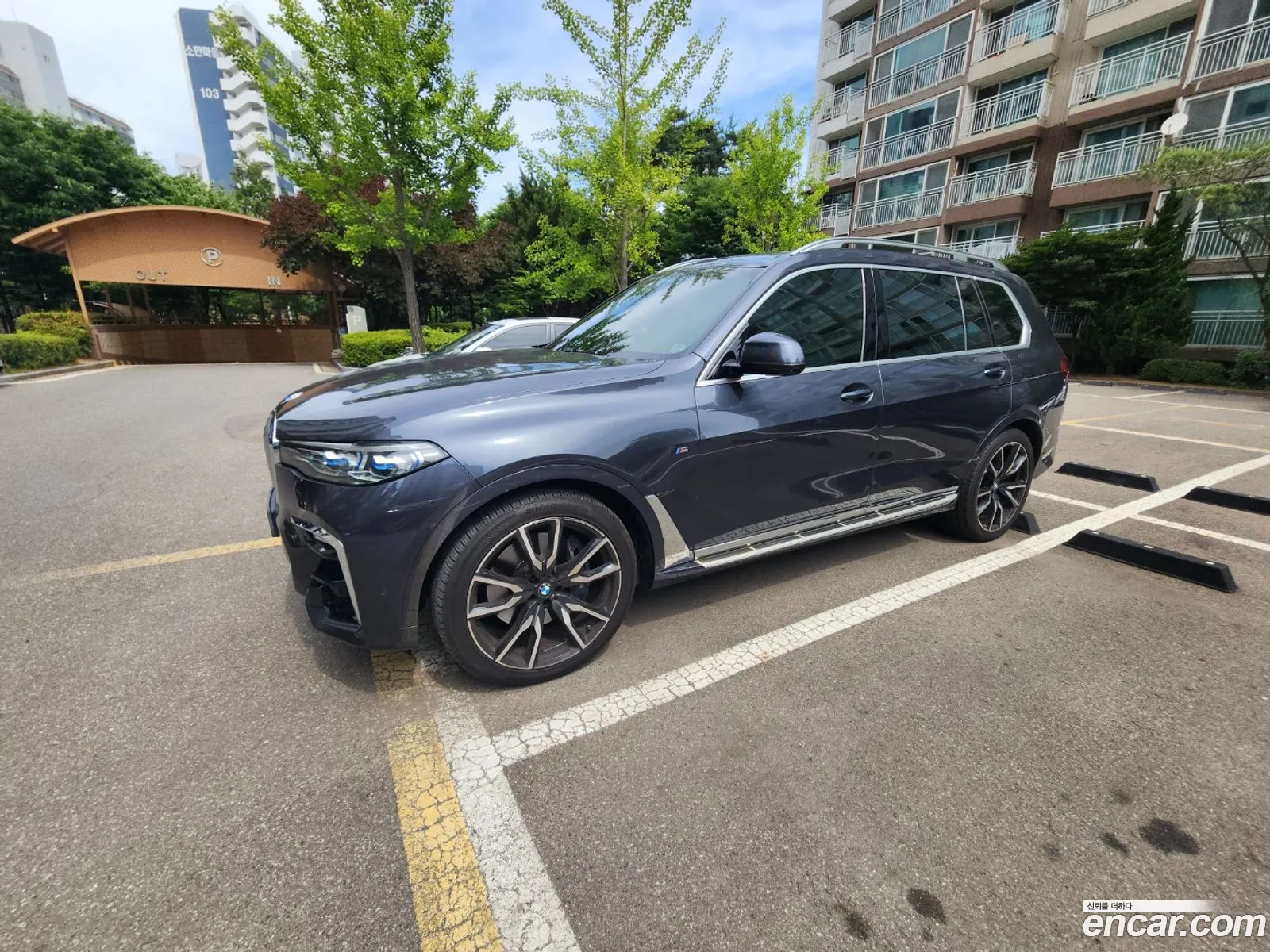 BMW X7 2021 — 15