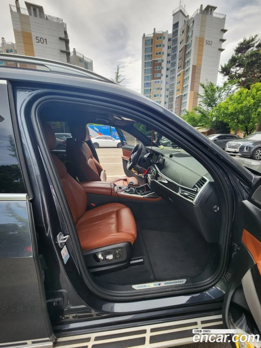 BMW X7 2021 — 14