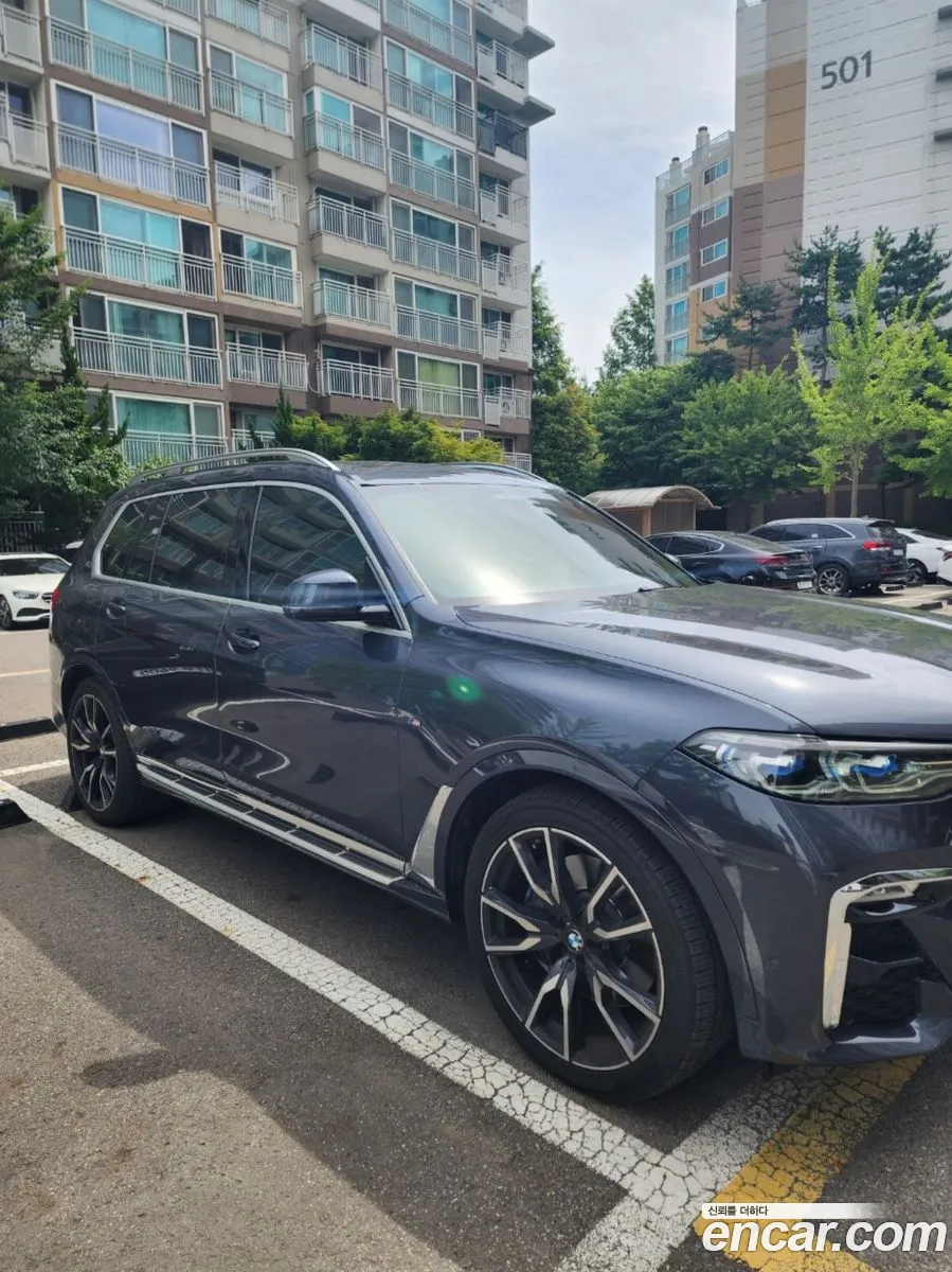 BMW X7 2021 — 12