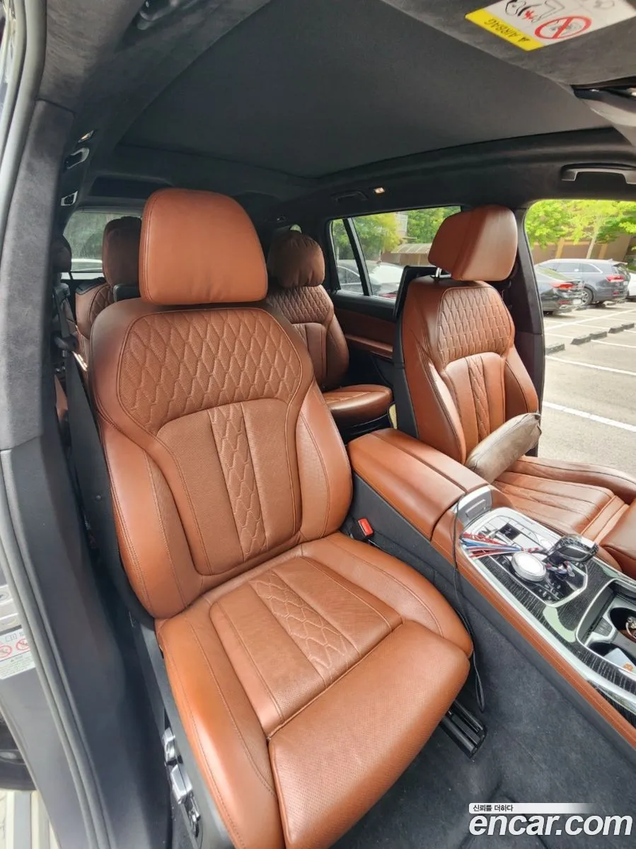 BMW X7 2021 — 16