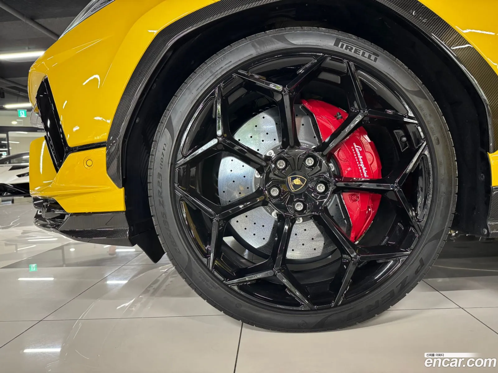 Lamborghini Urus 2024 — 3